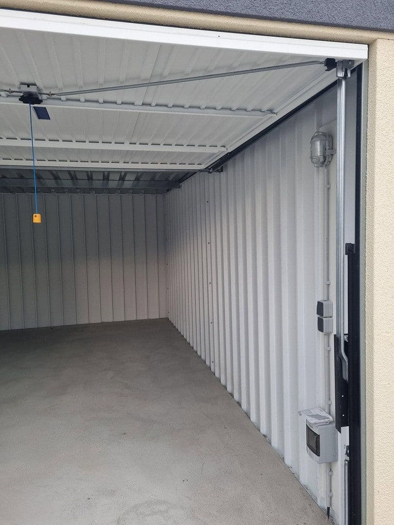 Prenájom garáže 16 m², Bruchstraße, Lehrte, Dolné Sasko Prenájom garáže 16 m², Bruchstraße, Lehrte, Dolné Sasko