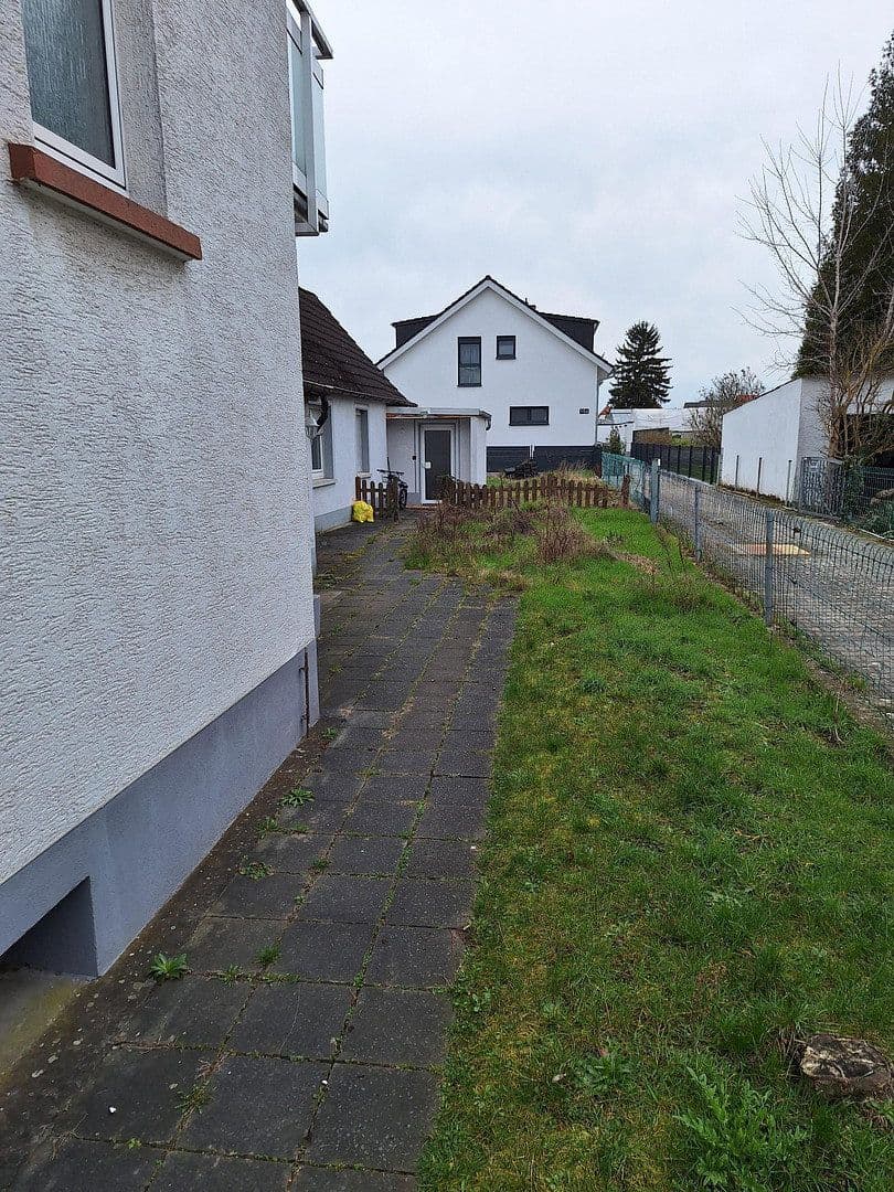 Predaj domu 220 m², pozemok 686 m², Mozartstraße 15, Griesheim, Hesensko Predaj domu 220 m², pozemok 686 m², Mozartstraße 15, Griesheim, Hesensko