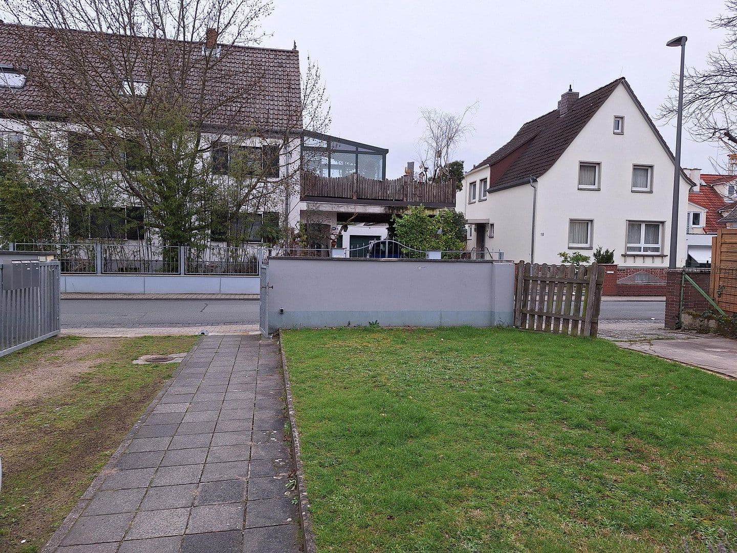 Predaj domu 220 m², pozemok 686 m², Mozartstraße 15, Griesheim, Hesensko Predaj domu 220 m², pozemok 686 m², Mozartstraße 15, Griesheim, Hesensko