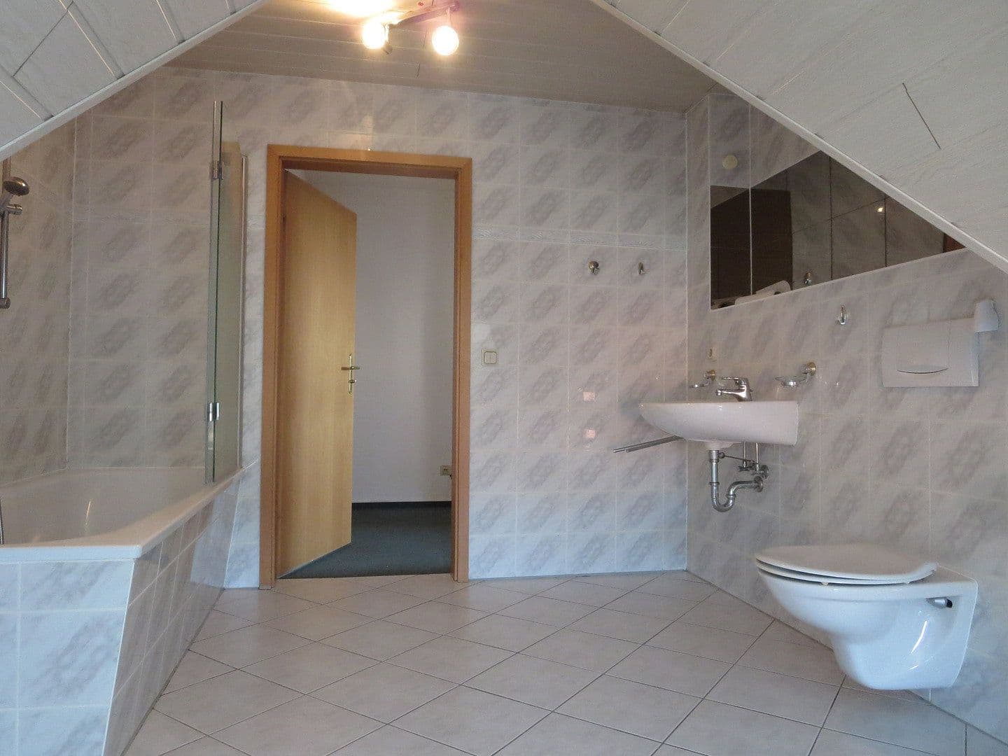 Predaj domu 625 m², pozemok 2.035 m², Kottmar, Sasko Predaj domu 625 m², pozemok 2.035 m², Kottmar, Sasko