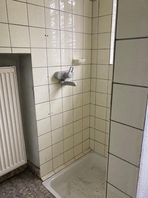 Prenájom nebytového priestoru 372 m², Reinshagener Str., Remscheid, Severné Porýnie - Westfálsko Prenájom nebytového priestoru 372 m², Reinshagener Str., Remscheid, Severné Porýnie - Westfálsko