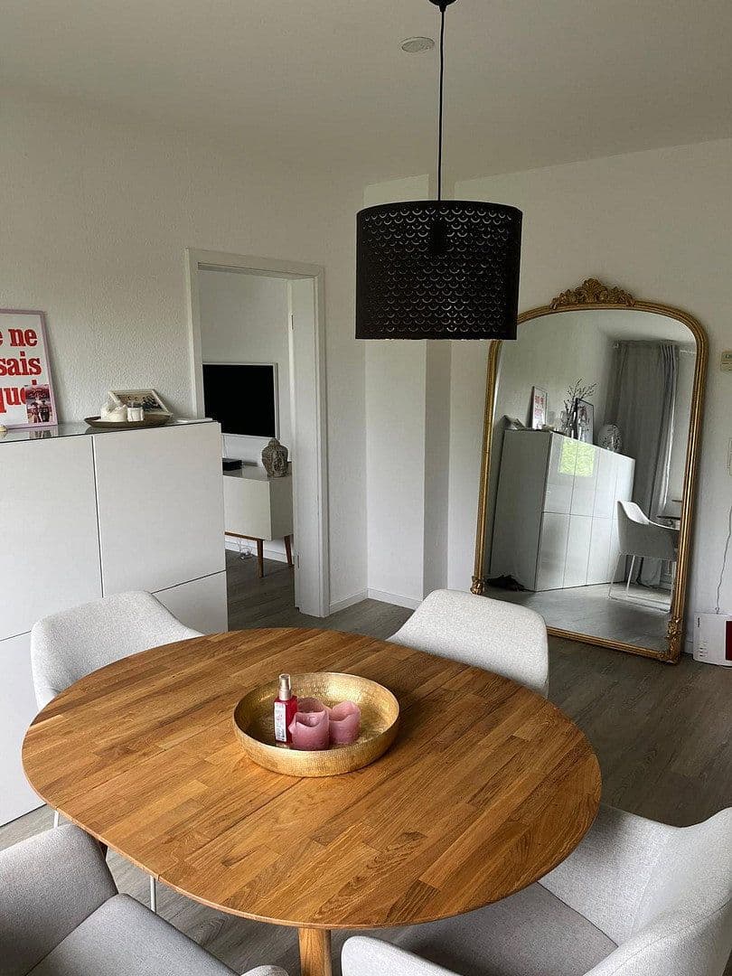 Prenájom bytu 3-izbový 73 m², Bergisch Gladbach, Severné Porýnie - Westfálsko Prenájom bytu 3-izbový 73 m², Bergisch Gladbach, Severné Porýnie - Westfálsko