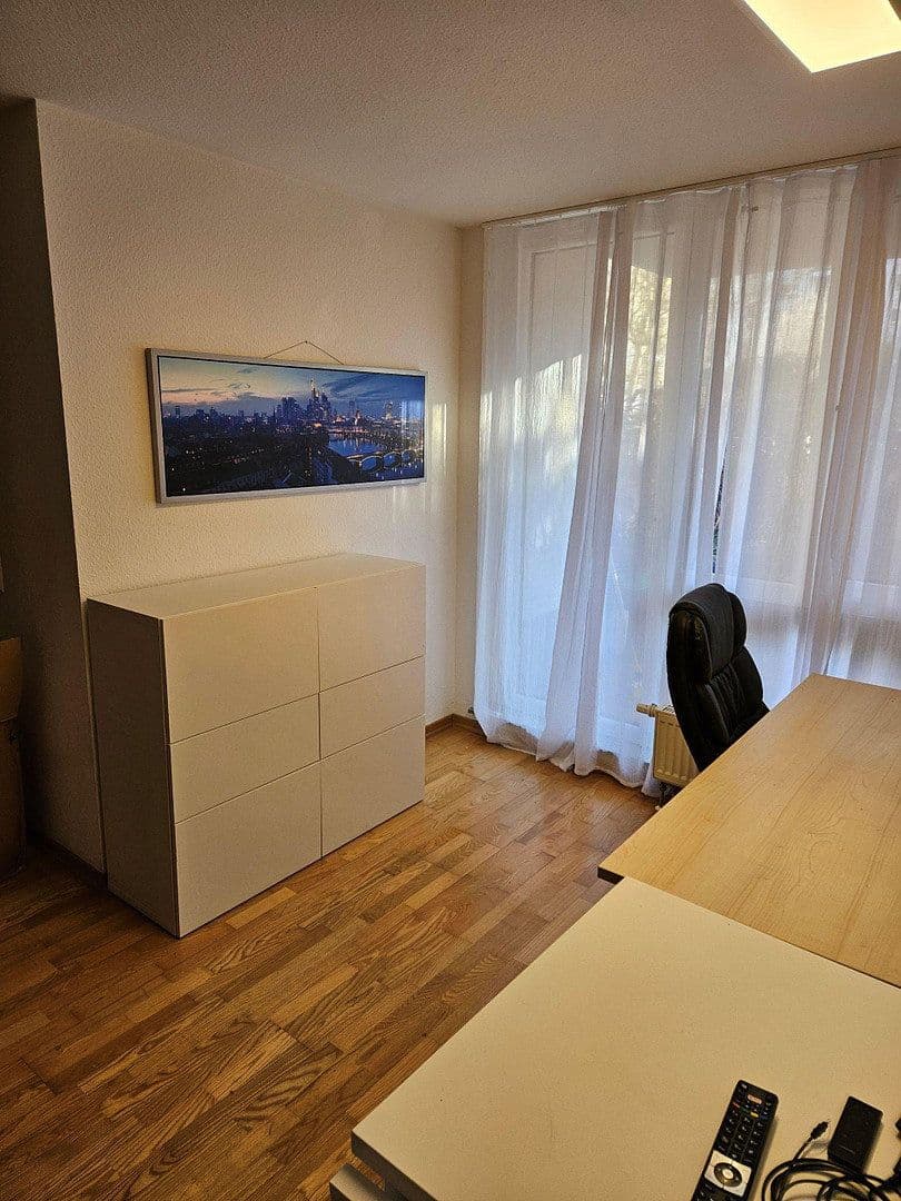 Prenájom bytu 3-izbový 62 m², Frankfurt am Main, Hesensko Prenájom bytu 3-izbový 62 m², Frankfurt am Main, Hesensko