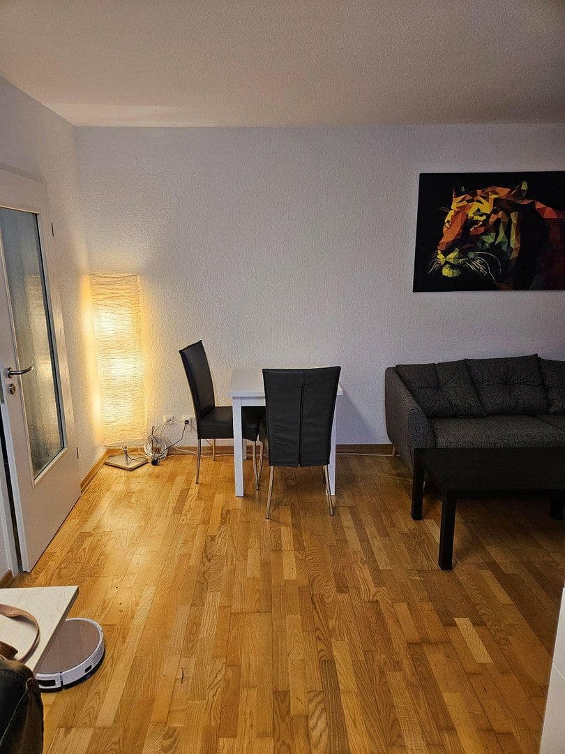 Prenájom bytu 3-izbový 62 m², Frankfurt am Main, Hesensko Prenájom bytu 3-izbový 62 m², Frankfurt am Main, Hesensko