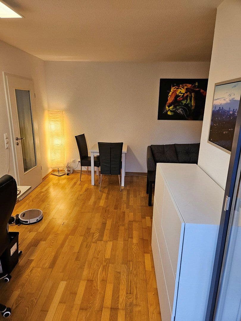 Prenájom bytu 3-izbový 62 m², Frankfurt am Main, Hesensko Prenájom bytu 3-izbový 62 m², Frankfurt am Main, Hesensko