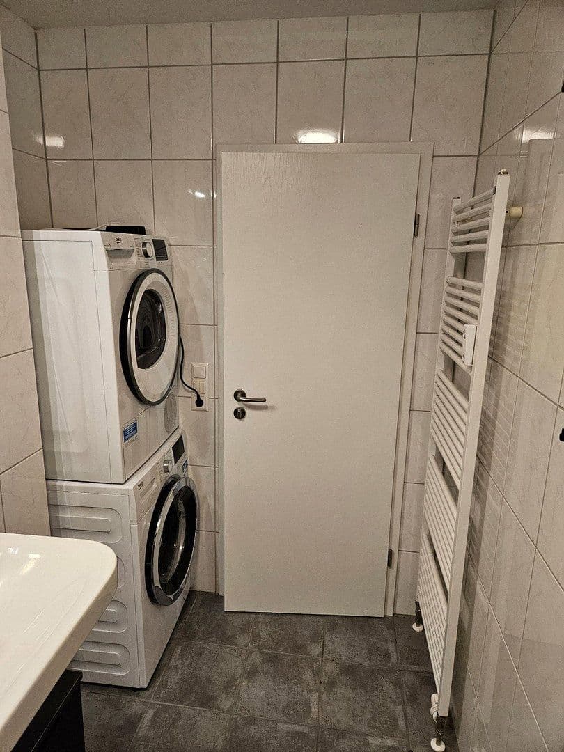 Prenájom bytu 3-izbový 62 m², Frankfurt am Main, Hesensko Prenájom bytu 3-izbový 62 m², Frankfurt am Main, Hesensko