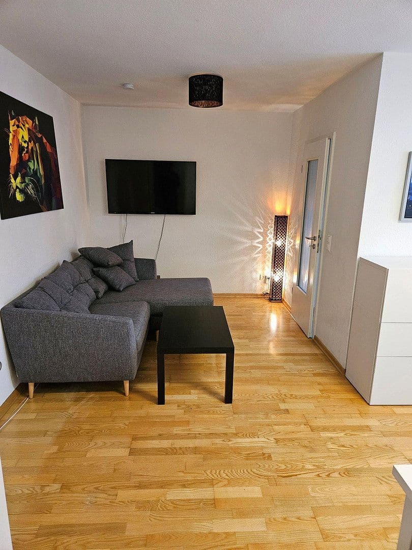 Prenájom bytu 3-izbový 62 m², Frankfurt am Main, Hesensko Prenájom bytu 3-izbový 62 m², Frankfurt am Main, Hesensko