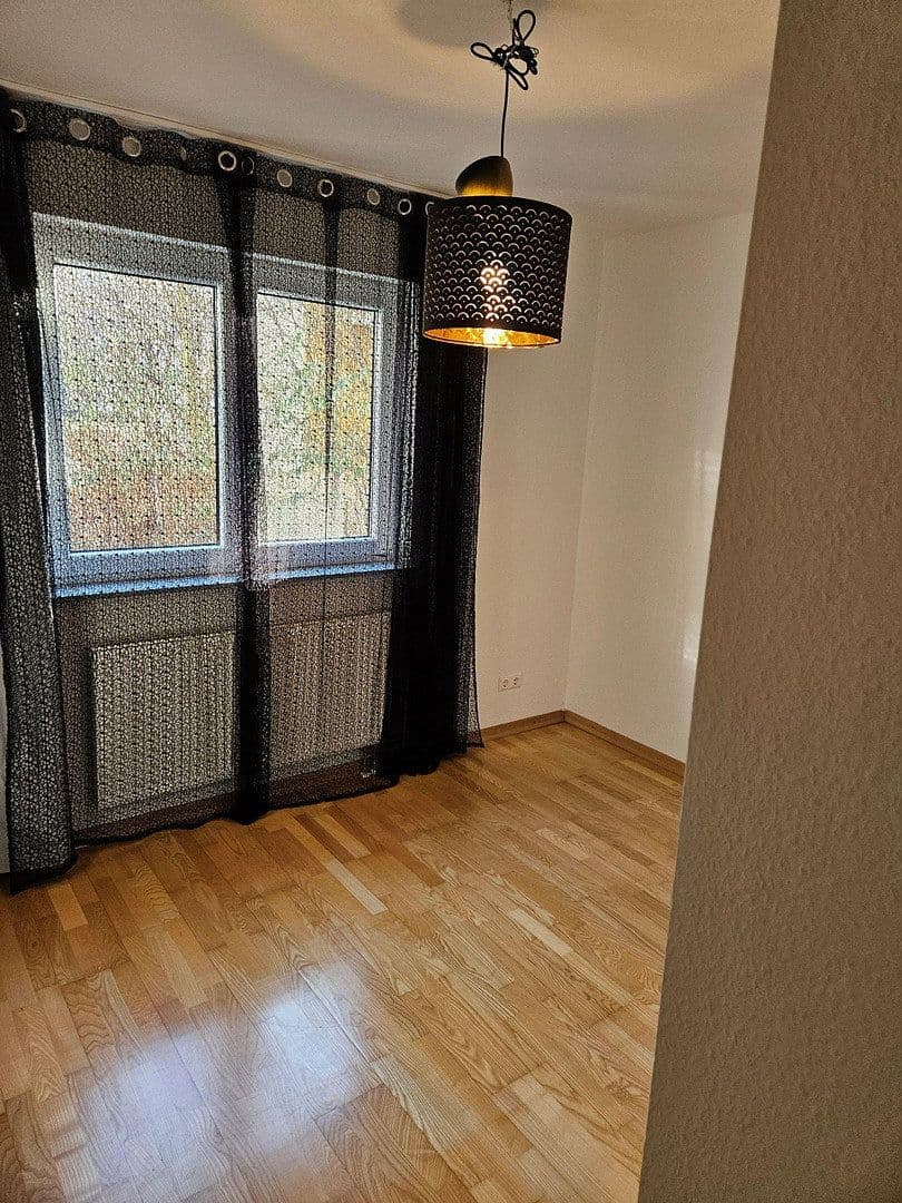 Prenájom bytu 3-izbový 62 m², Frankfurt am Main, Hesensko Prenájom bytu 3-izbový 62 m², Frankfurt am Main, Hesensko