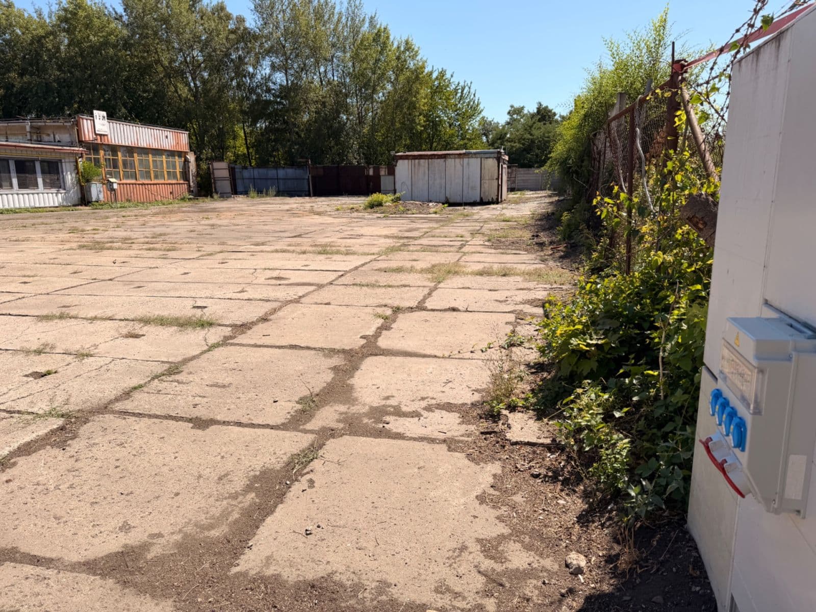 Prenájom pozemku 1.500 m², Mníšek pod Brdy, Středočeský kraj Prenájom pozemku 1.500 m², Mníšek pod Brdy, Středočeský kraj