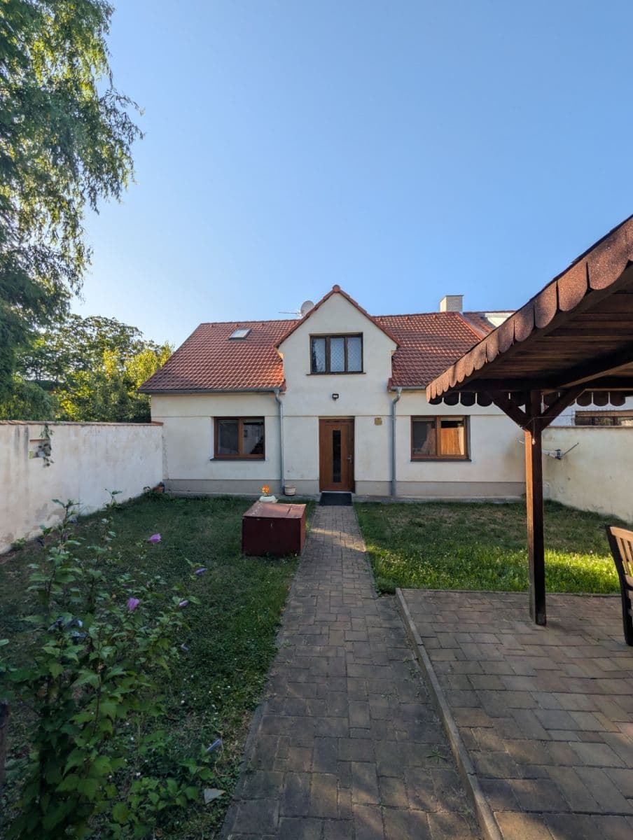 Prenájom domu 100 m², pozemok 247 m², V Poustkách, Mratín, Středočeský kraj Prenájom domu 100 m², pozemok 247 m², V Poustkách, Mratín, Středočeský kraj