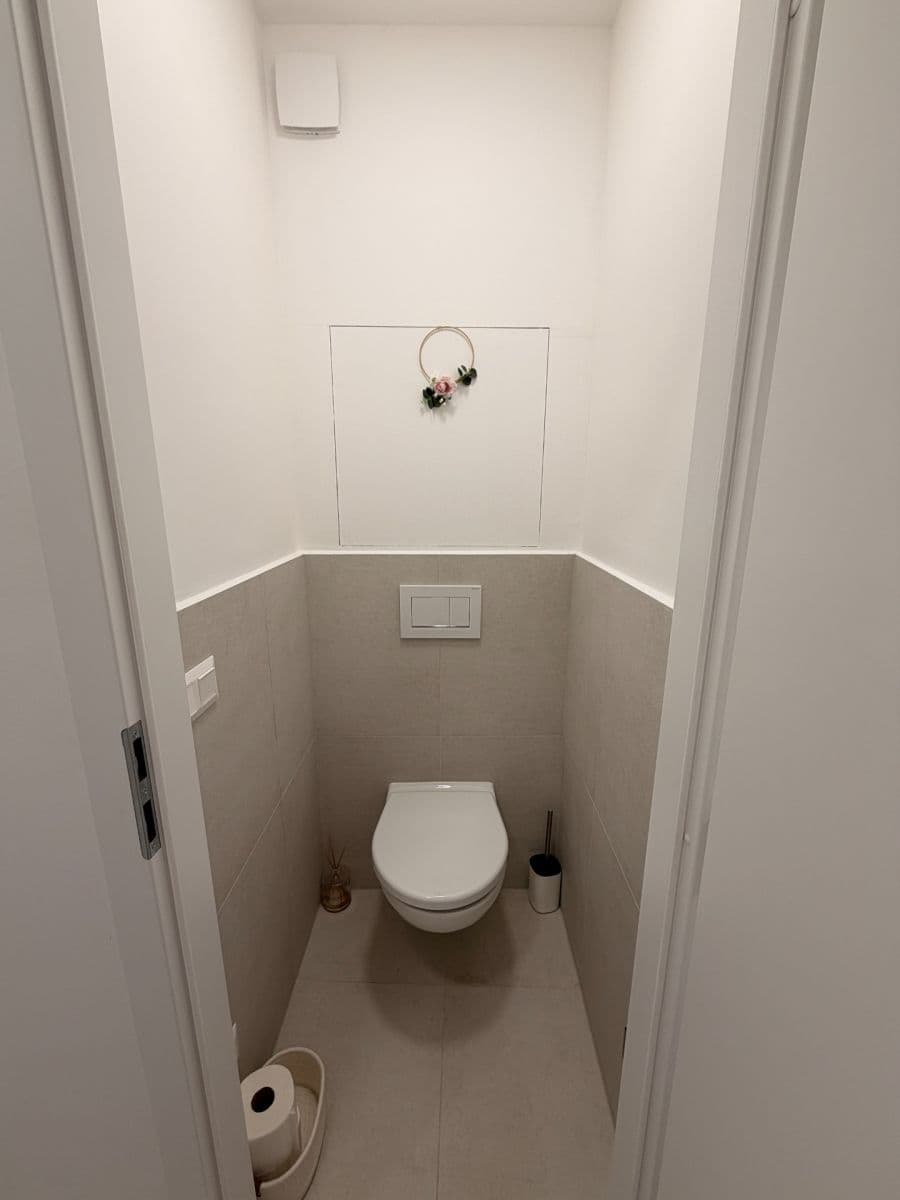 Prenájom bytu 3-izbový 58 m², Mikovíniho, Nové Mesto, Bratislavský kraj Prenájom bytu 3-izbový 58 m², Mikovíniho, Nové Mesto, Bratislavský kraj