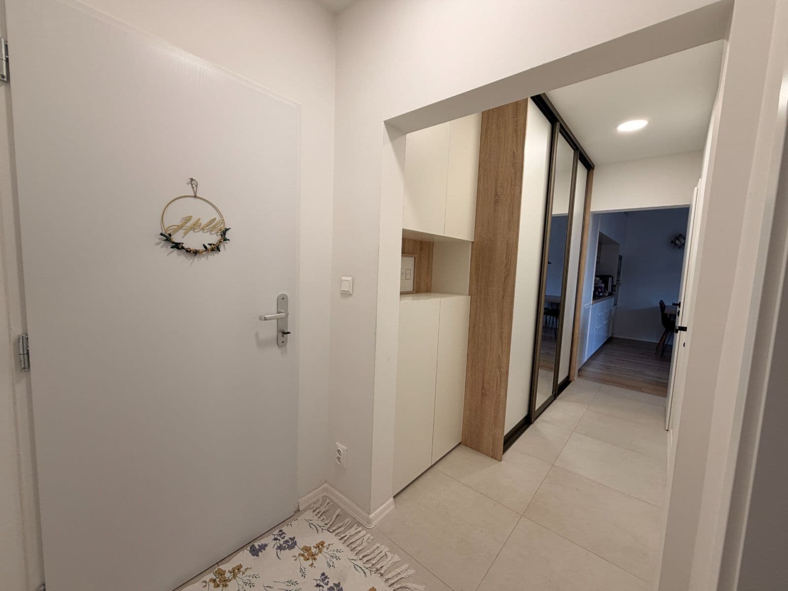 Prenájom bytu 3-izbový 58 m², Mikovíniho, Nové Mesto, Bratislavský kraj Prenájom bytu 3-izbový 58 m², Mikovíniho, Nové Mesto, Bratislavský kraj