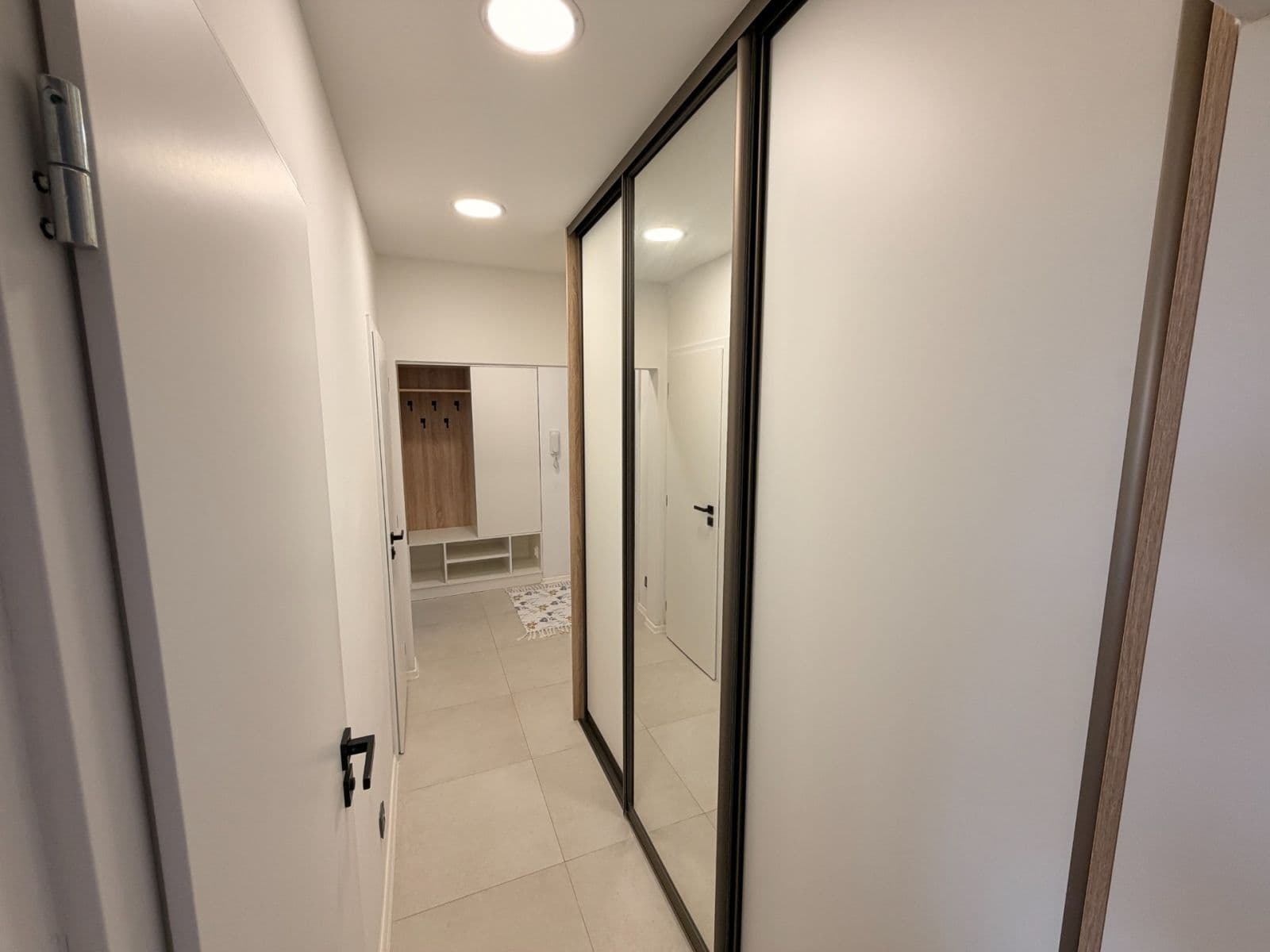 Prenájom bytu 3-izbový 58 m², Mikovíniho, Nové Mesto, Bratislavský kraj Prenájom bytu 3-izbový 58 m², Mikovíniho, Nové Mesto, Bratislavský kraj