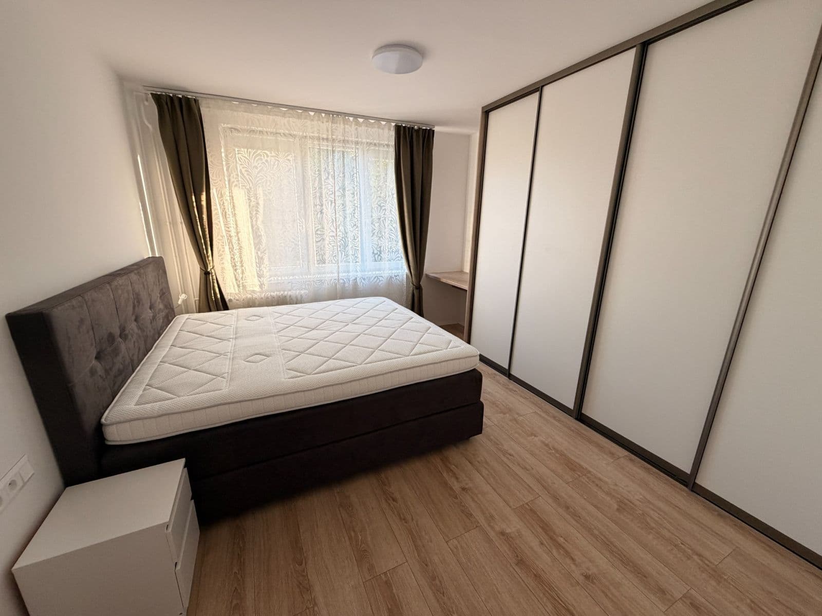 Prenájom bytu 3-izbový 58 m², Mikovíniho, Nové Mesto, Bratislavský kraj Prenájom bytu 3-izbový 58 m², Mikovíniho, Nové Mesto, Bratislavský kraj