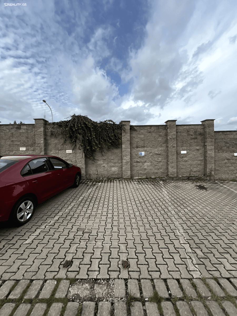 Prenájom garáže 15 m², Unhošťská, Hostivice, Středočeský kraj Prenájom garáže 15 m², Unhošťská, Hostivice, Středočeský kraj