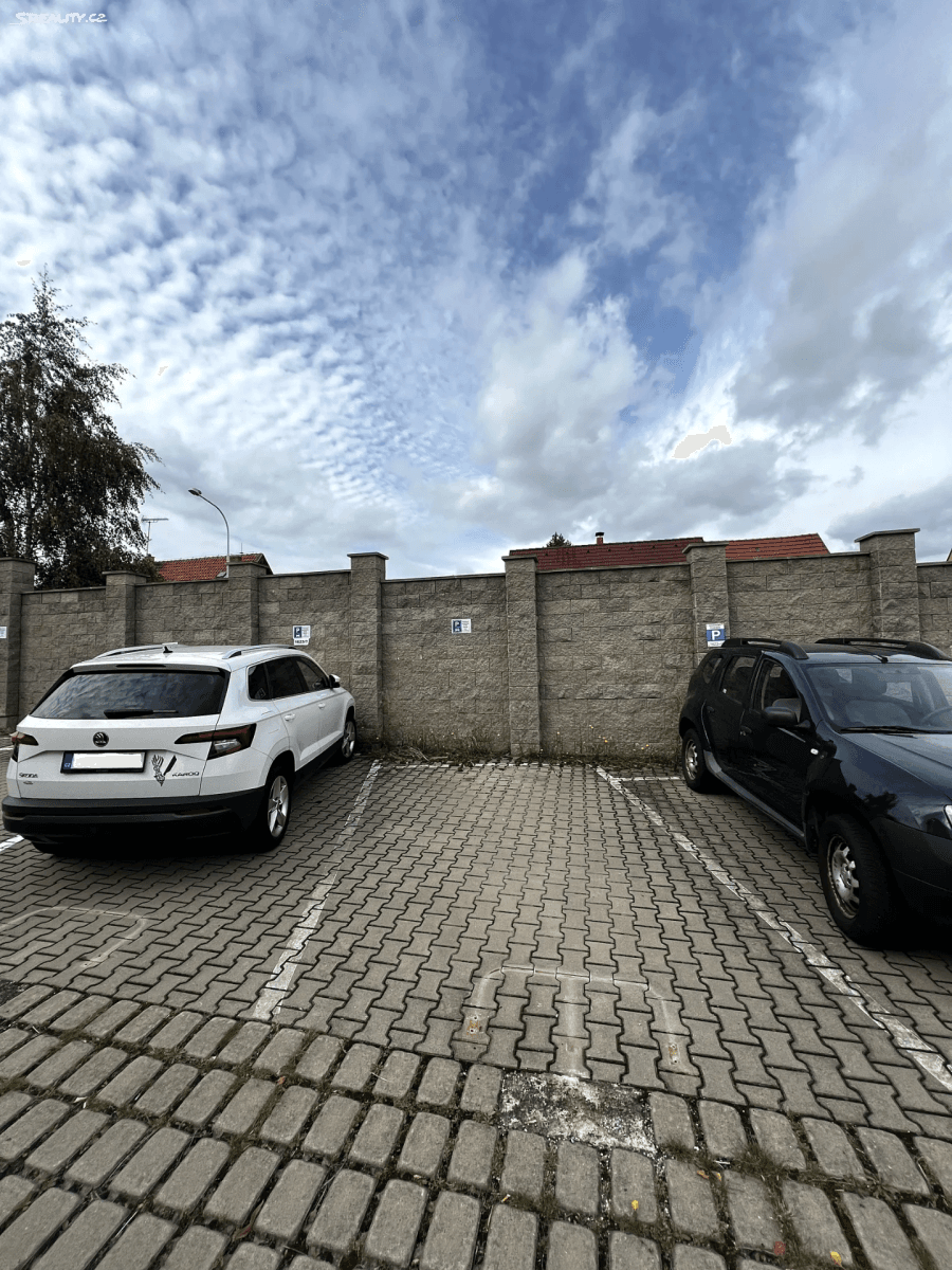 Prenájom garáže 15 m², Unhošťská, Hostivice, Středočeský kraj Prenájom garáže 15 m², Unhošťská, Hostivice, Středočeský kraj