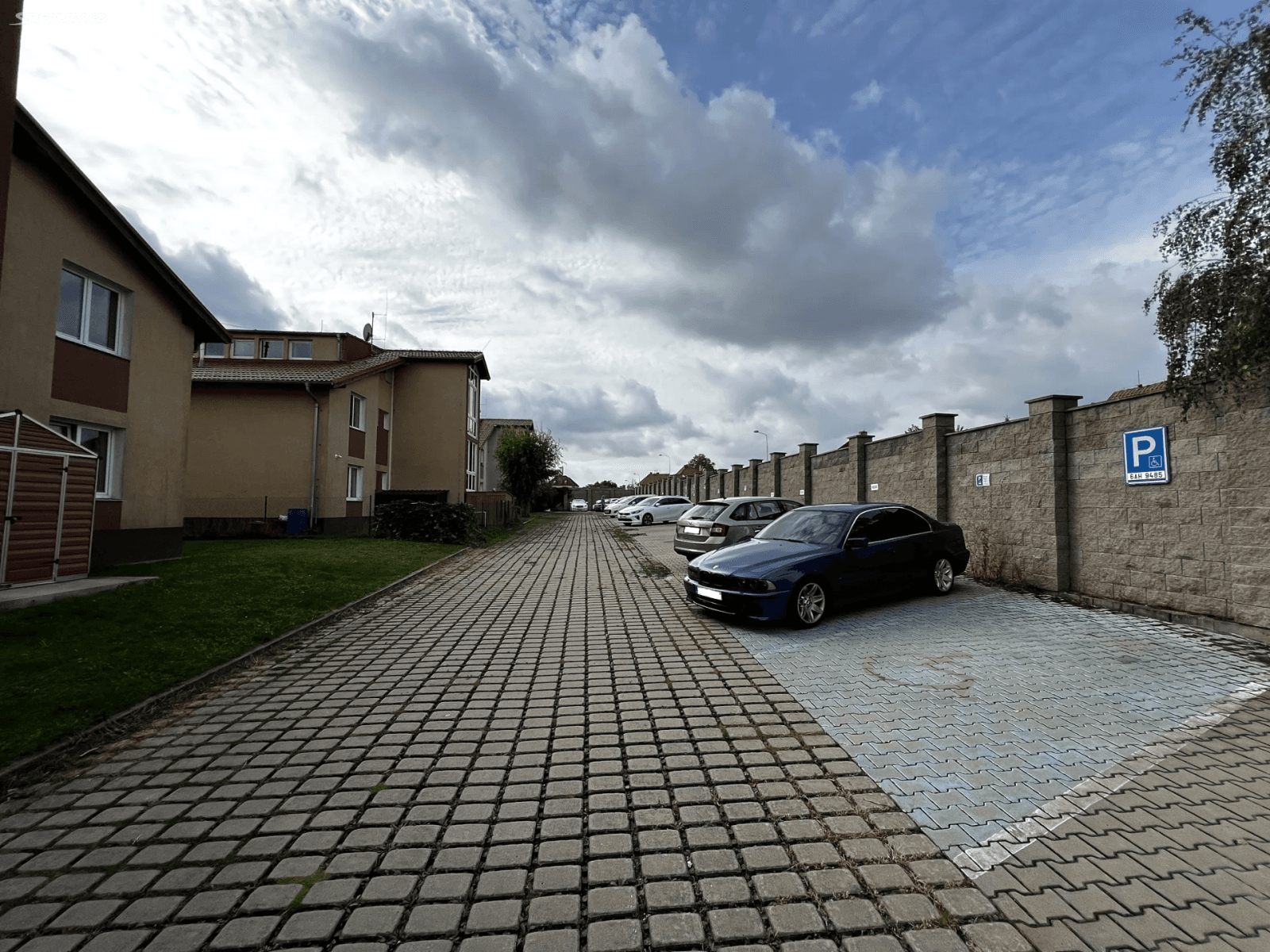 Prenájom garáže 15 m², Unhošťská, Hostivice, Středočeský kraj Prenájom garáže 15 m², Unhošťská, Hostivice, Středočeský kraj