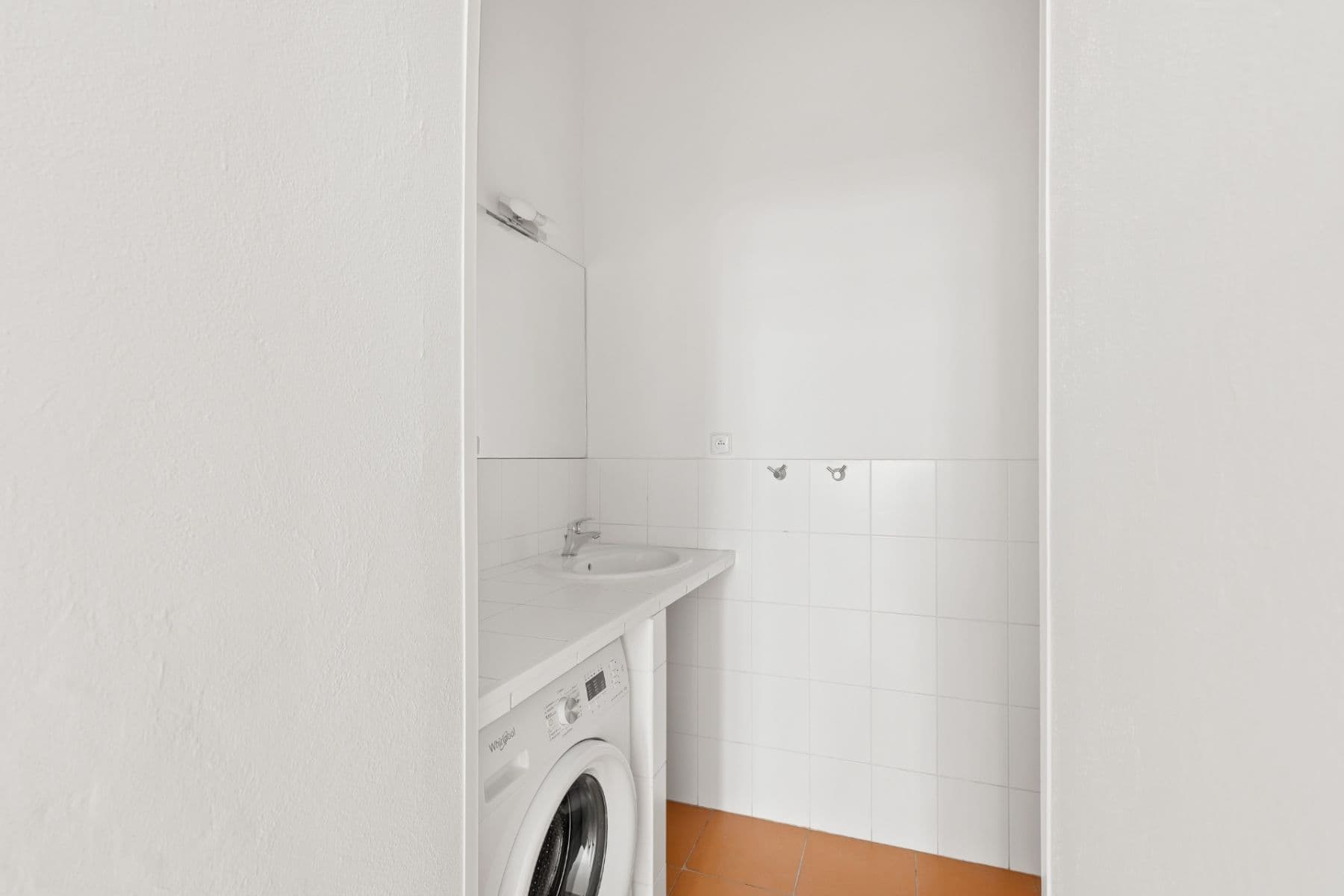 Prenájom bytu 3-izbový 80 m², Kamenická, Praha, Praha Prenájom bytu 3-izbový 80 m², Kamenická, Praha, Praha