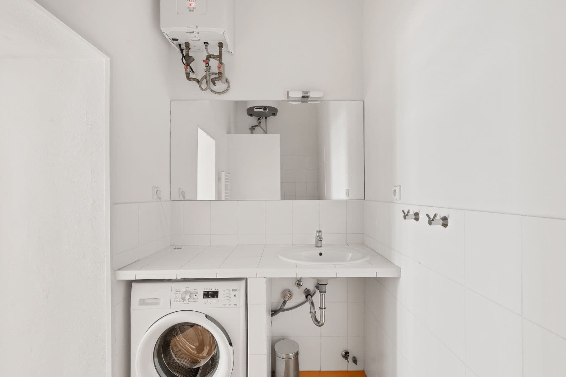 Prenájom bytu 3-izbový 80 m², Kamenická, Praha, Praha Prenájom bytu 3-izbový 80 m², Kamenická, Praha, Praha
