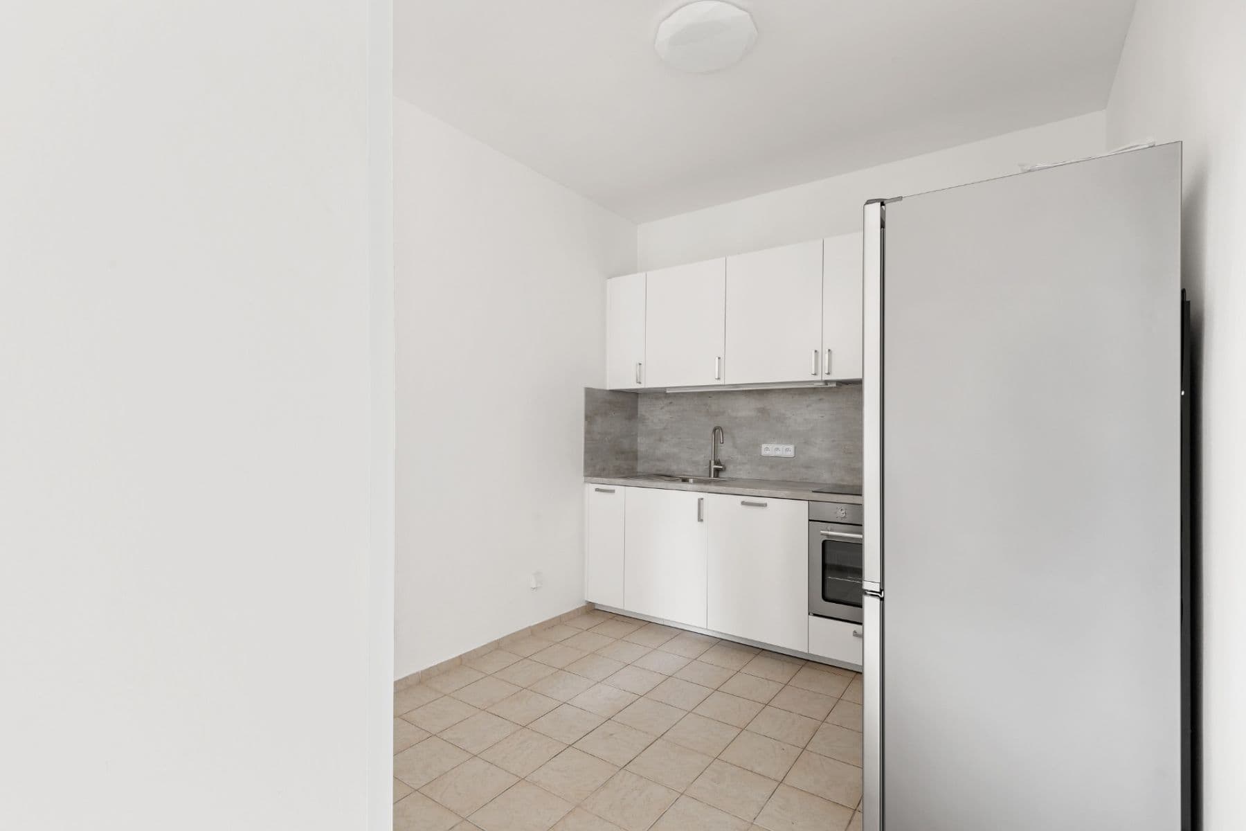 Prenájom bytu 3-izbový 80 m², Kamenická, Praha, Praha Prenájom bytu 3-izbový 80 m², Kamenická, Praha, Praha