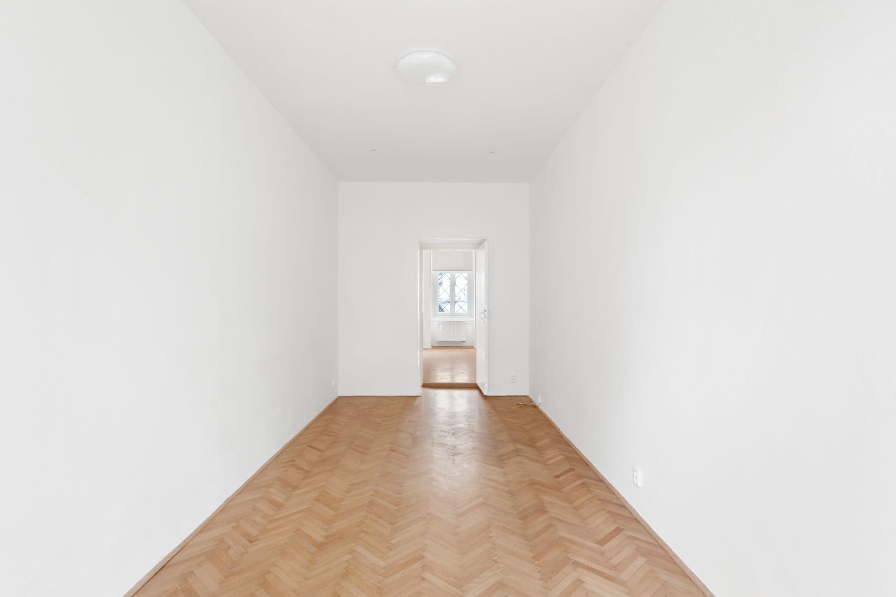 Prenájom bytu 3-izbový 80 m², Kamenická, Praha, Praha Prenájom bytu 3-izbový 80 m², Kamenická, Praha, Praha