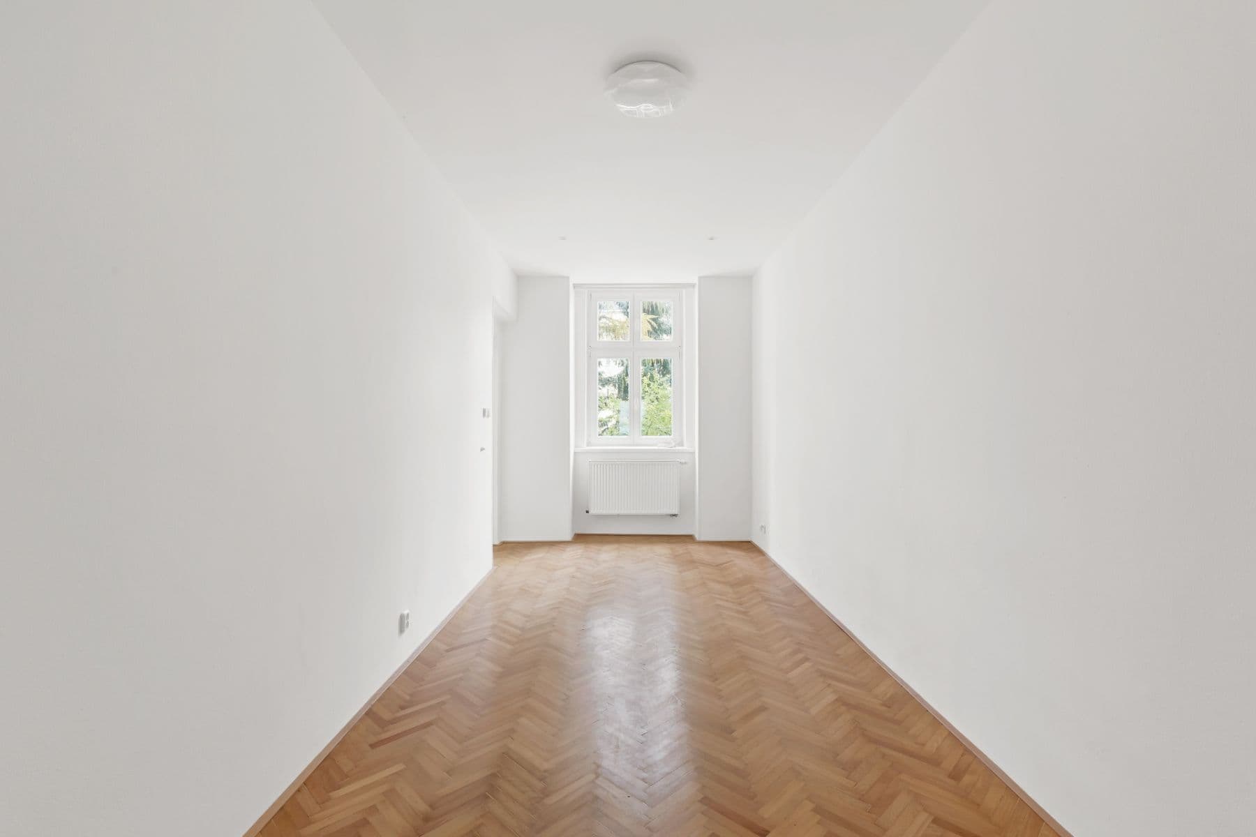 Prenájom bytu 3-izbový 80 m², Kamenická, Praha, Praha Prenájom bytu 3-izbový 80 m², Kamenická, Praha, Praha