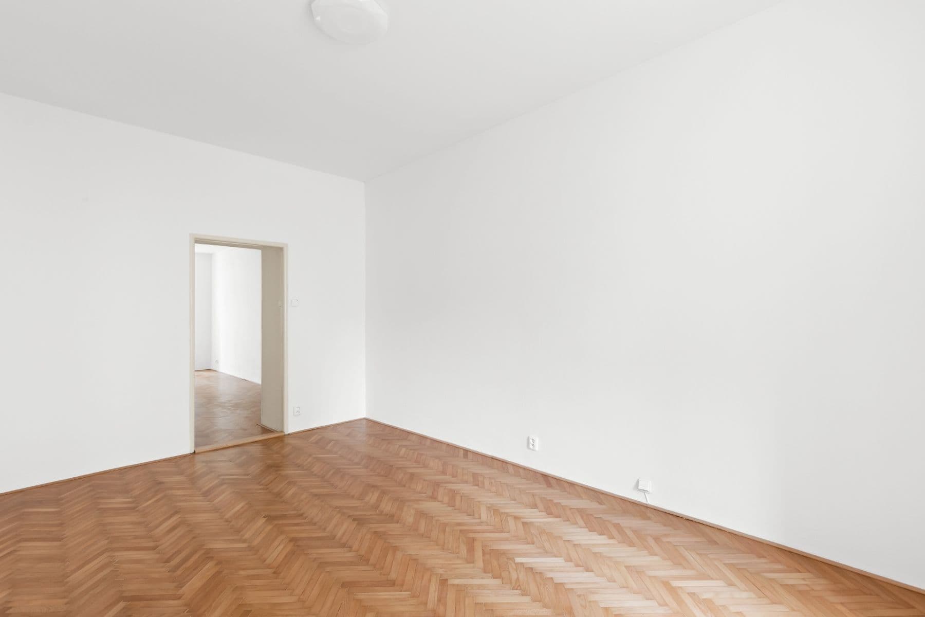 Prenájom bytu 3-izbový 80 m², Kamenická, Praha, Praha Prenájom bytu 3-izbový 80 m², Kamenická, Praha, Praha