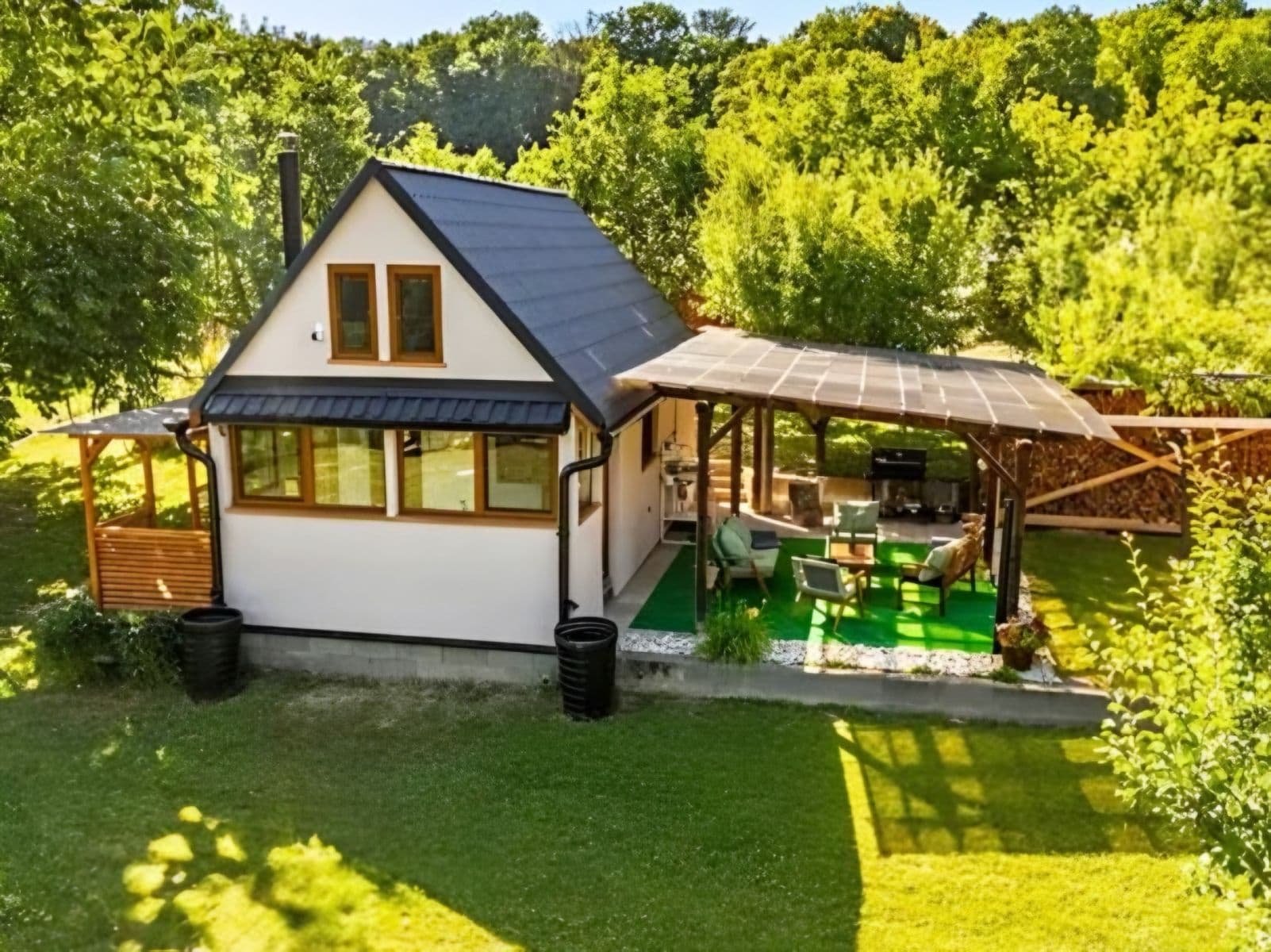 Predaj rekreačného objektu 47 m², pozemok 1.100 m², Praha, Praha Predaj rekreačného objektu 47 m², pozemok 1.100 m², Praha, Praha
