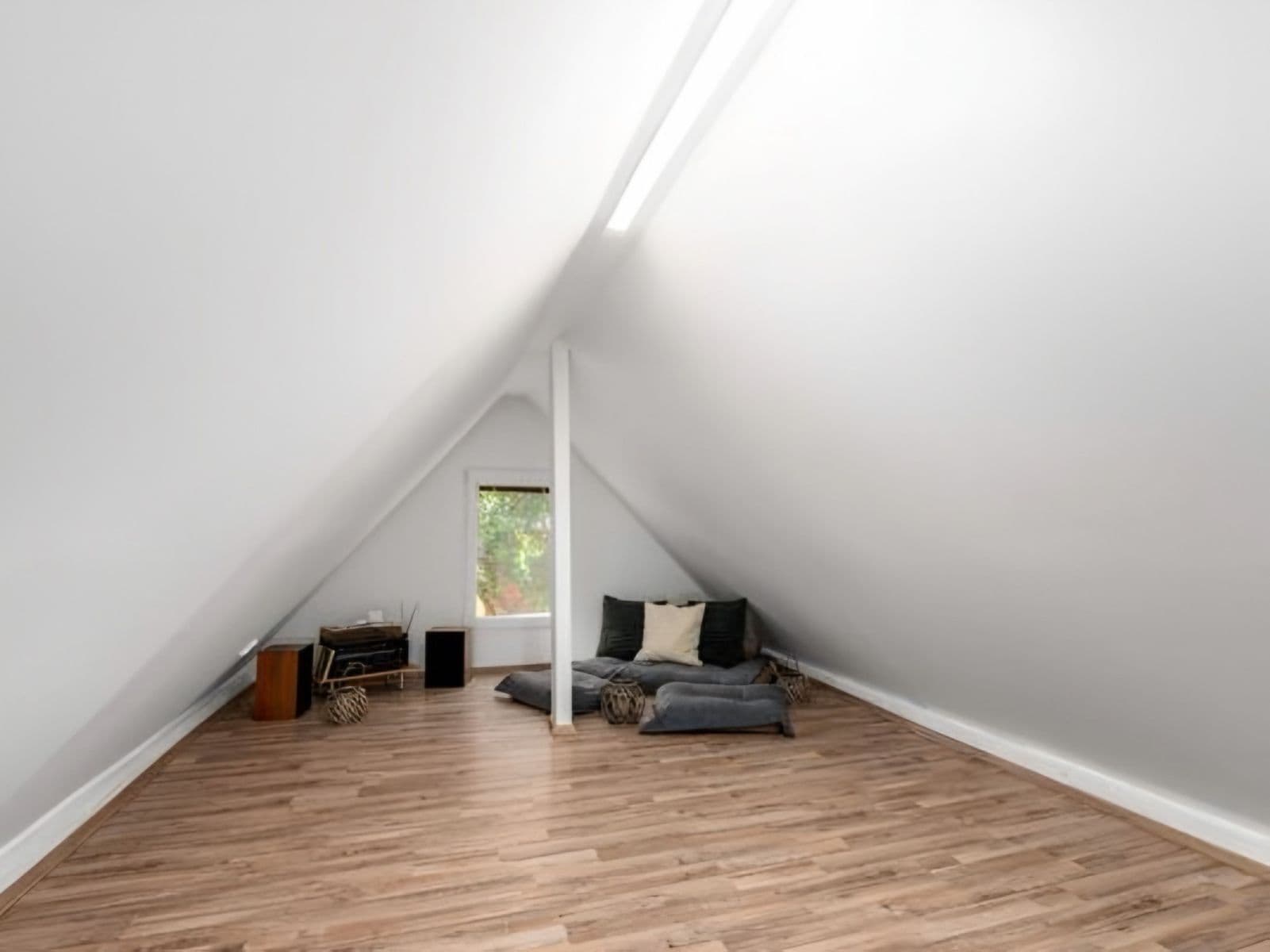 Predaj rekreačného objektu 47 m², pozemok 1.100 m², Praha, Praha Predaj rekreačného objektu 47 m², pozemok 1.100 m², Praha, Praha