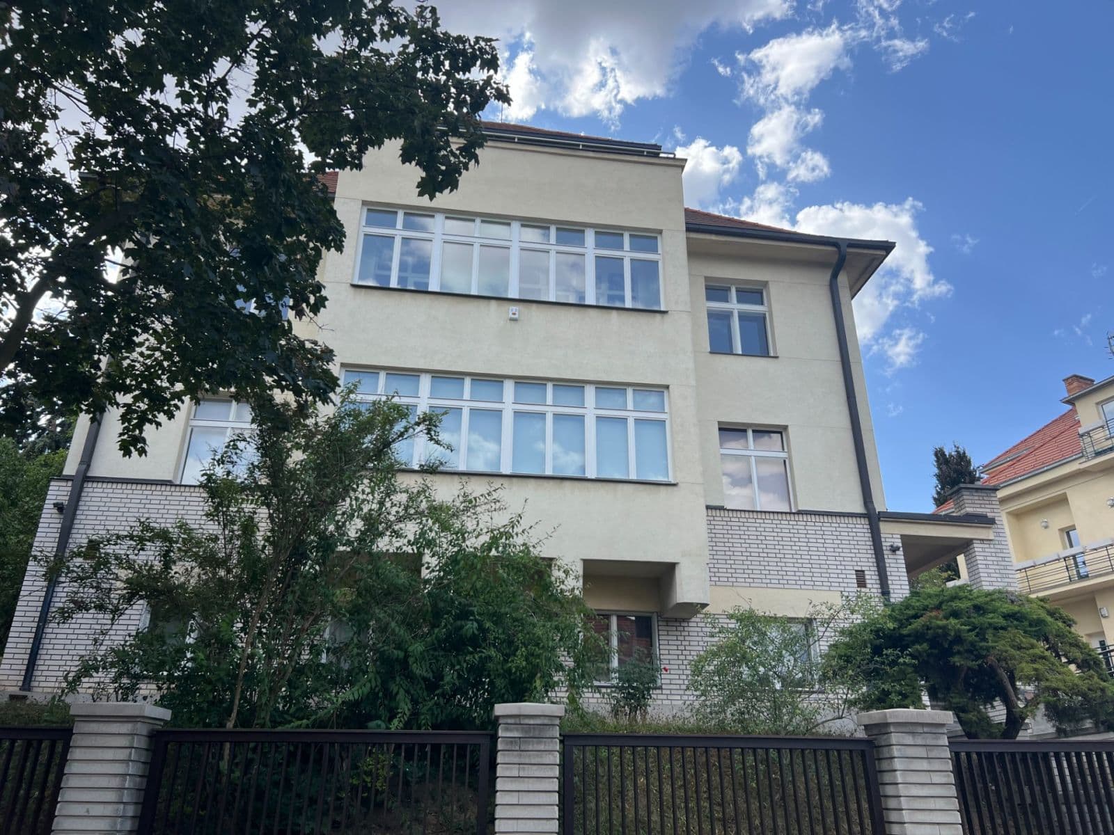 Prenájom bytu 5-izbový 150 m², Šárecká, Praha, Praha Prenájom bytu 5-izbový 150 m², Šárecká, Praha, Praha
