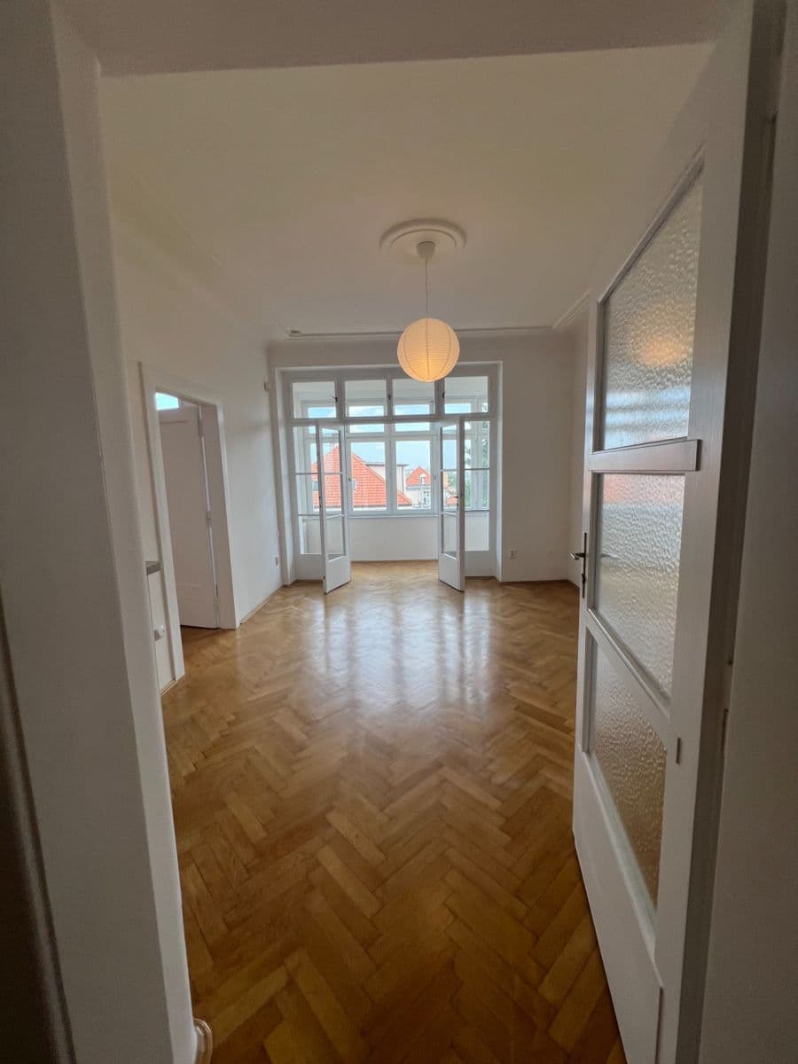 Prenájom bytu 5-izbový 150 m², Šárecká, Praha, Praha Prenájom bytu 5-izbový 150 m², Šárecká, Praha, Praha