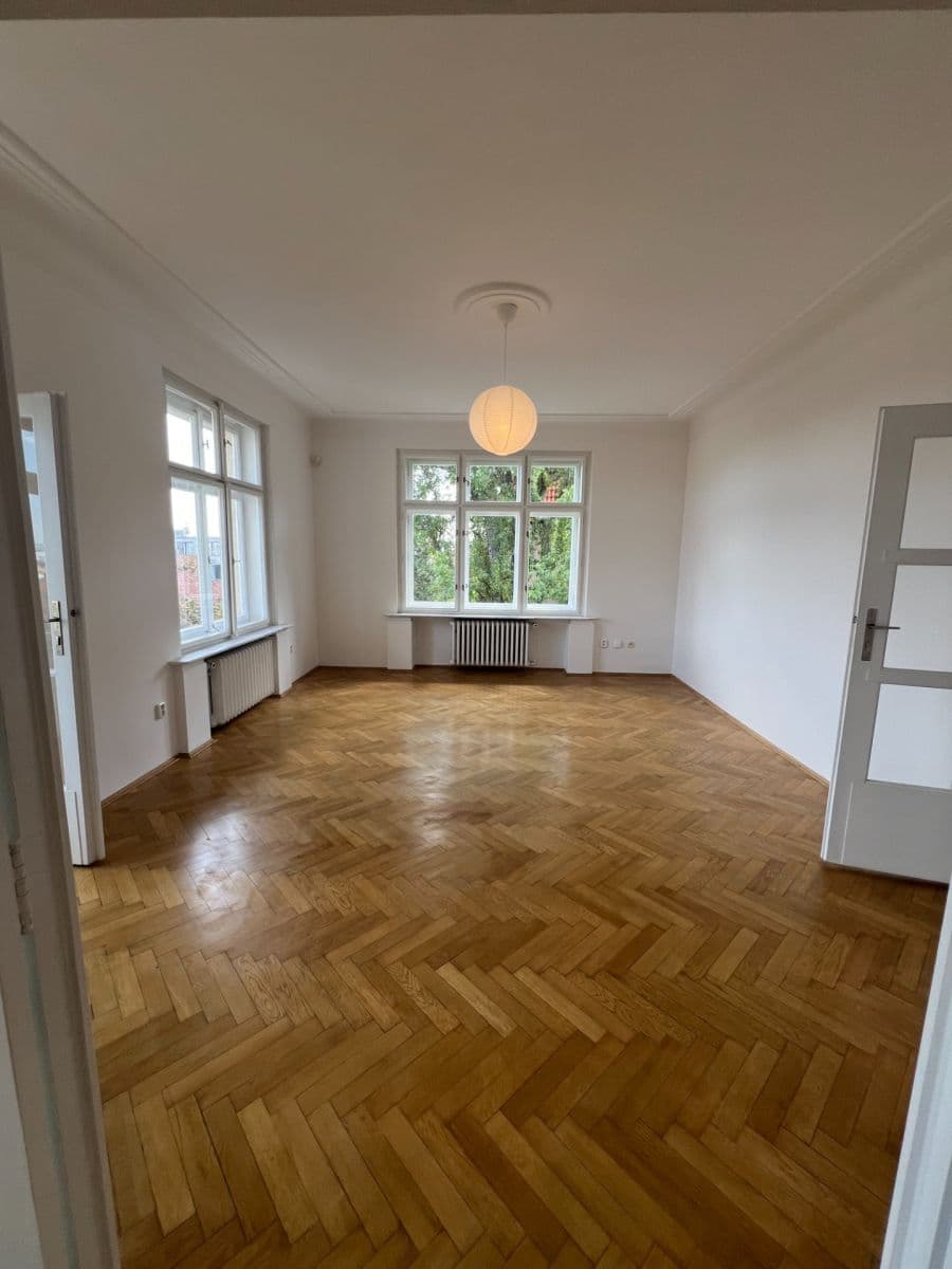 Prenájom bytu 5-izbový 150 m², Šárecká, Praha, Praha Prenájom bytu 5-izbový 150 m², Šárecká, Praha, Praha