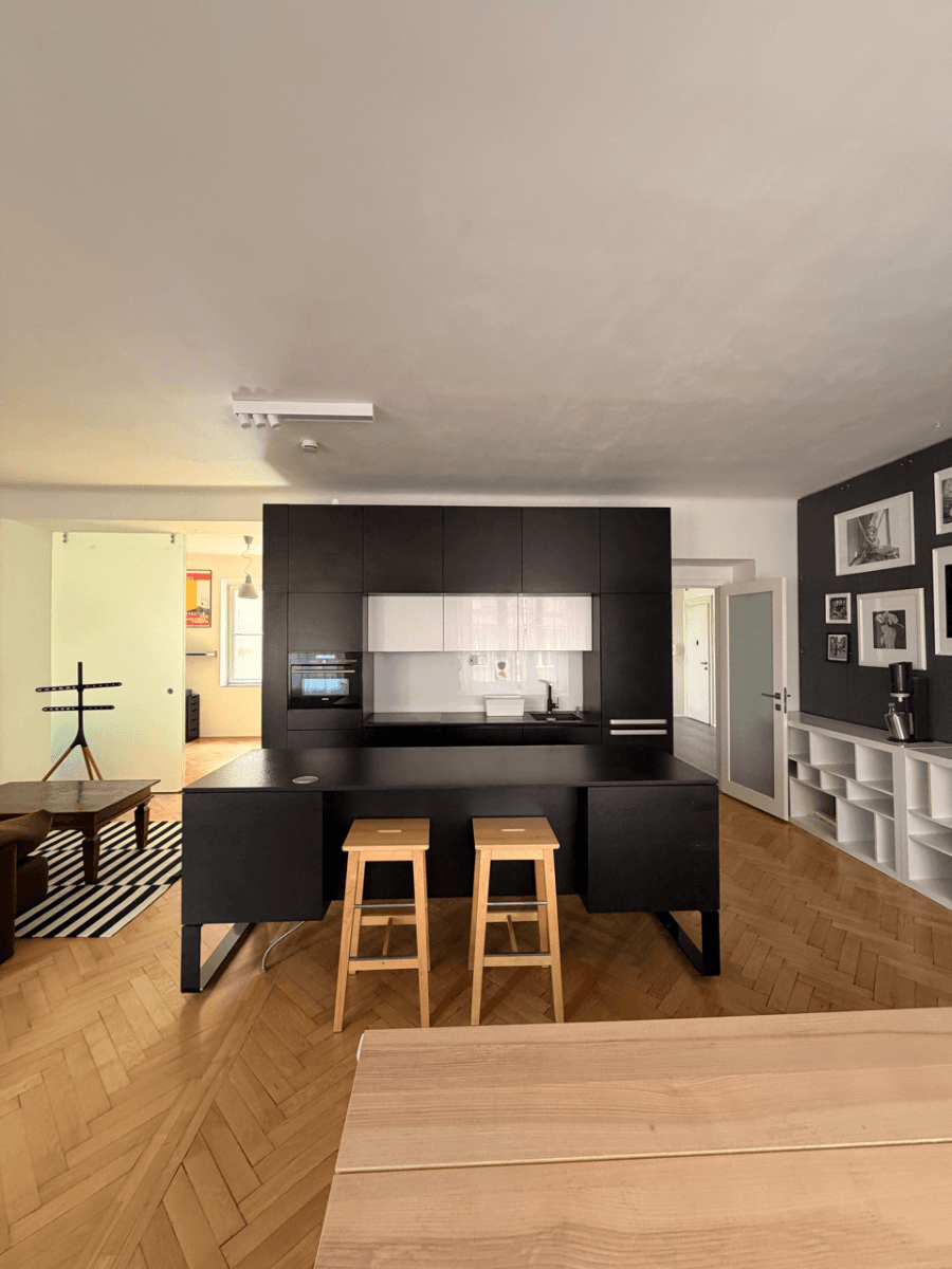Prenájom bytu 3-izbový 117 m², Tusarova, Praha, Praha Prenájom bytu 3-izbový 117 m², Tusarova, Praha, Praha