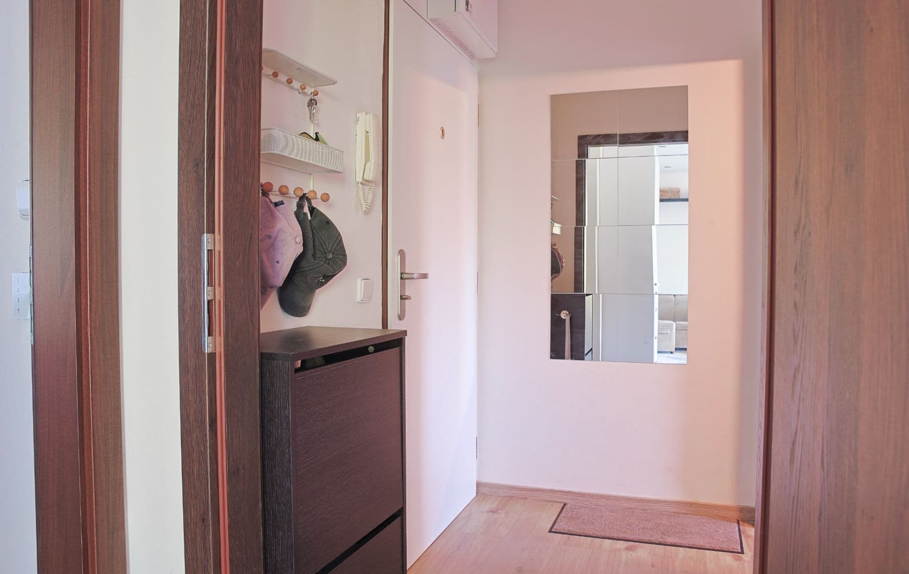 Prenájom bytu 3-izbový 60 m², Albánská, Praha, Praha Prenájom bytu 3-izbový 60 m², Albánská, Praha, Praha