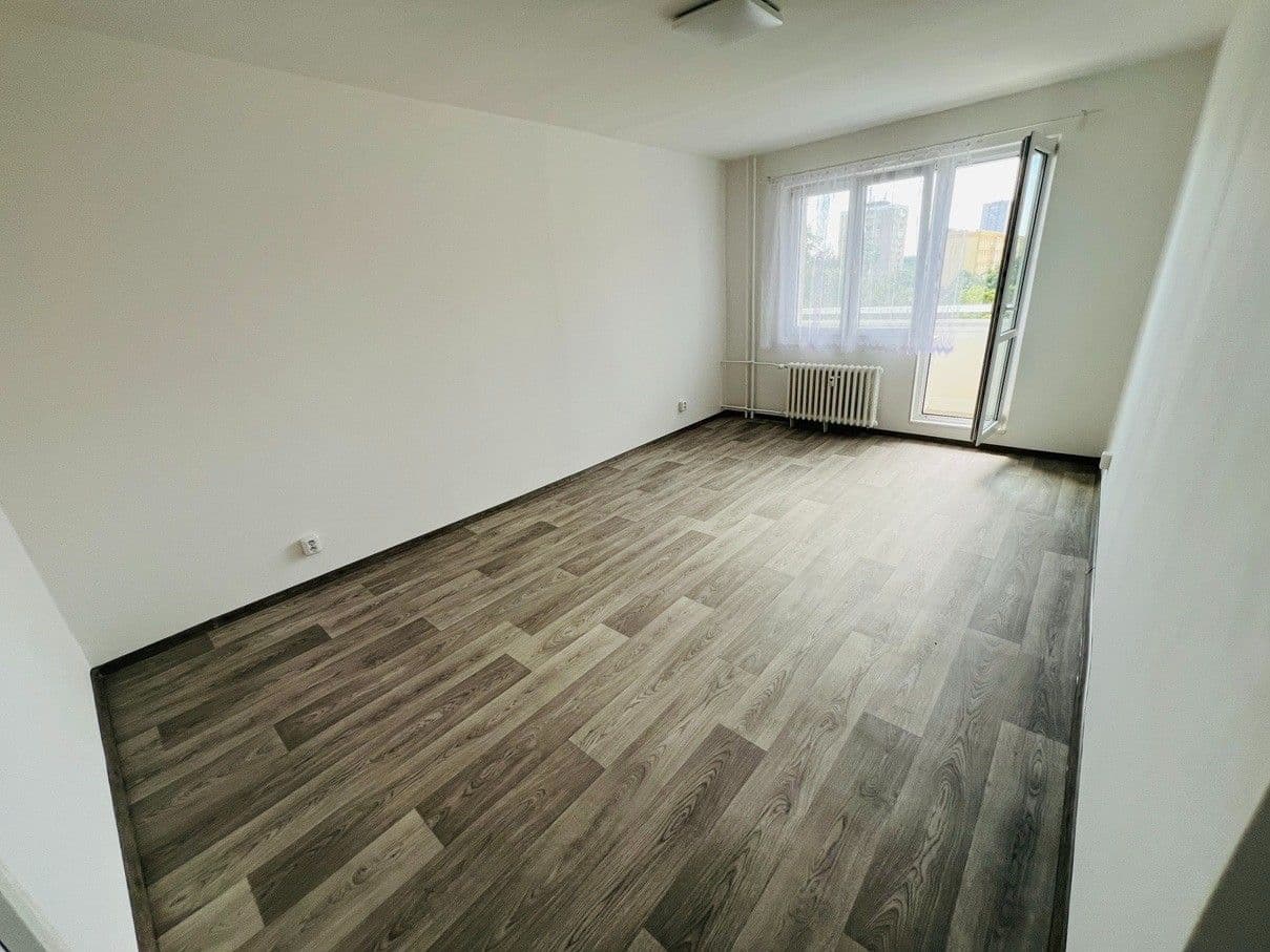 Prenájom bytu 2-izbový 56 m², Káranská, Praha, Praha Prenájom bytu 2-izbový 56 m², Káranská, Praha, Praha