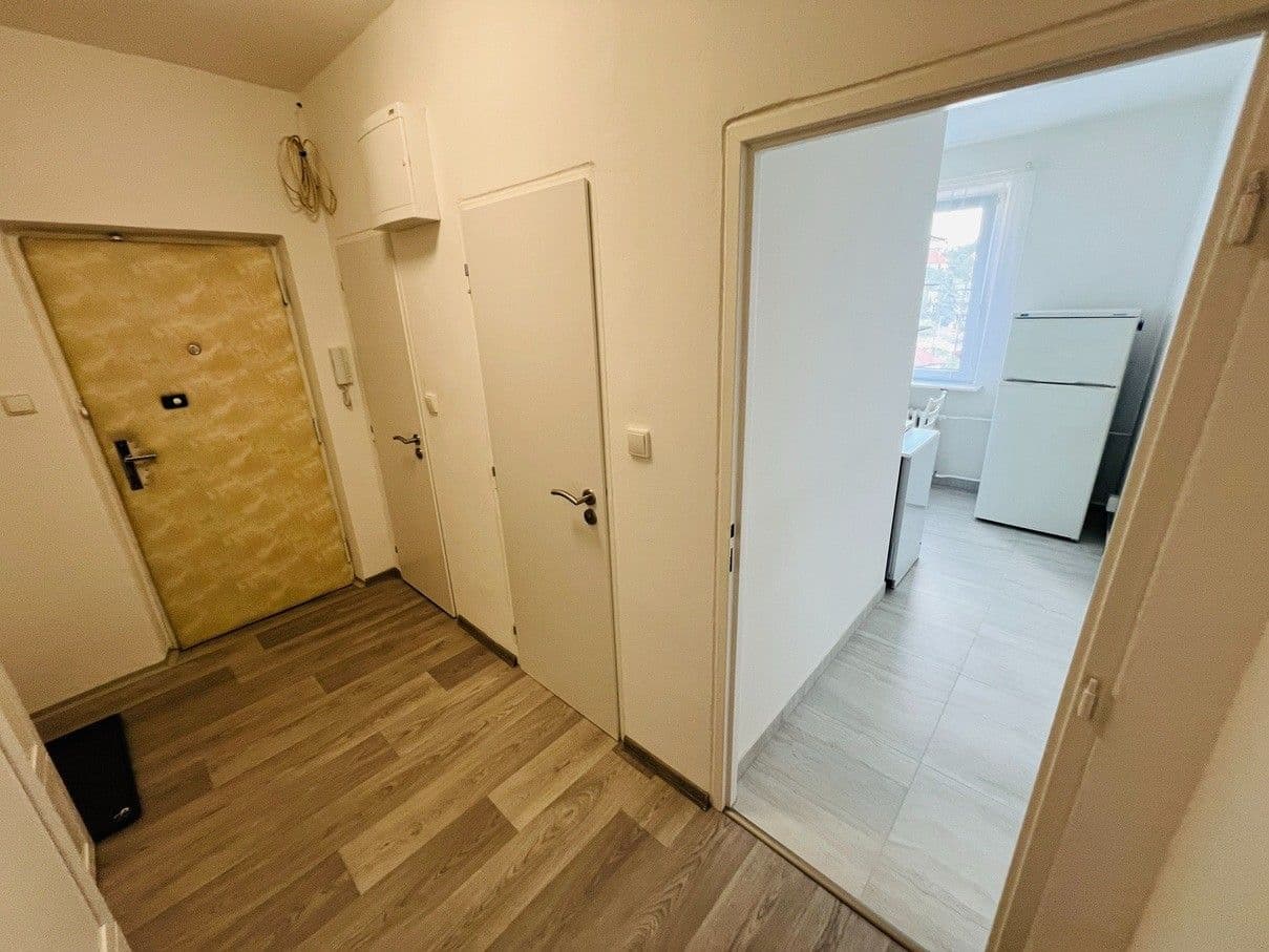 Prenájom bytu 2-izbový 56 m², Káranská, Praha, Praha Prenájom bytu 2-izbový 56 m², Káranská, Praha, Praha