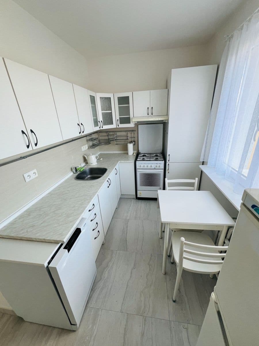 Prenájom bytu 2-izbový 56 m², Káranská, Praha, Praha Prenájom bytu 2-izbový 56 m², Káranská, Praha, Praha