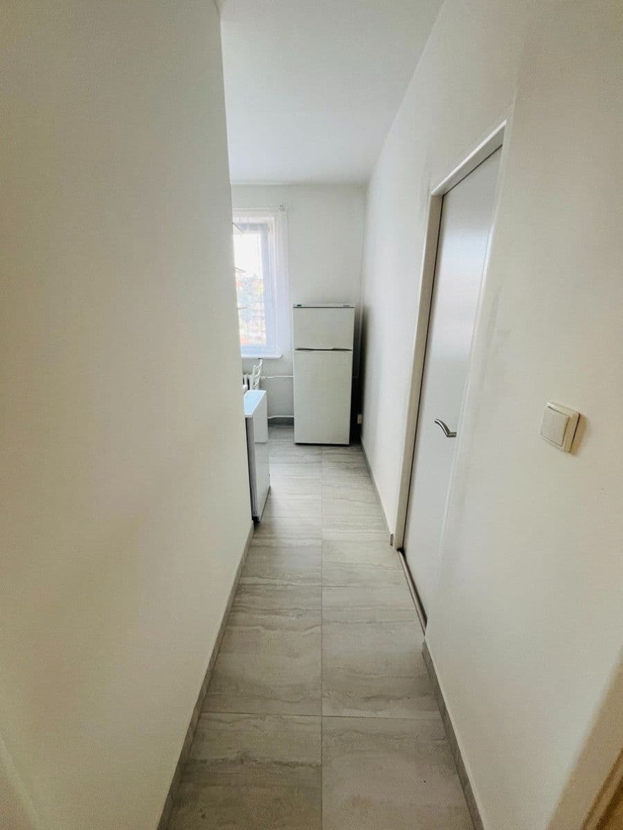 Prenájom bytu 2-izbový 56 m², Káranská, Praha, Praha Prenájom bytu 2-izbový 56 m², Káranská, Praha, Praha