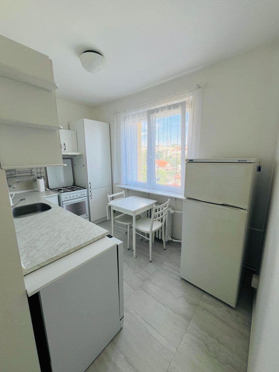 Prenájom bytu 2-izbový 56 m², Káranská, Praha, Praha Prenájom bytu 2-izbový 56 m², Káranská, Praha, Praha