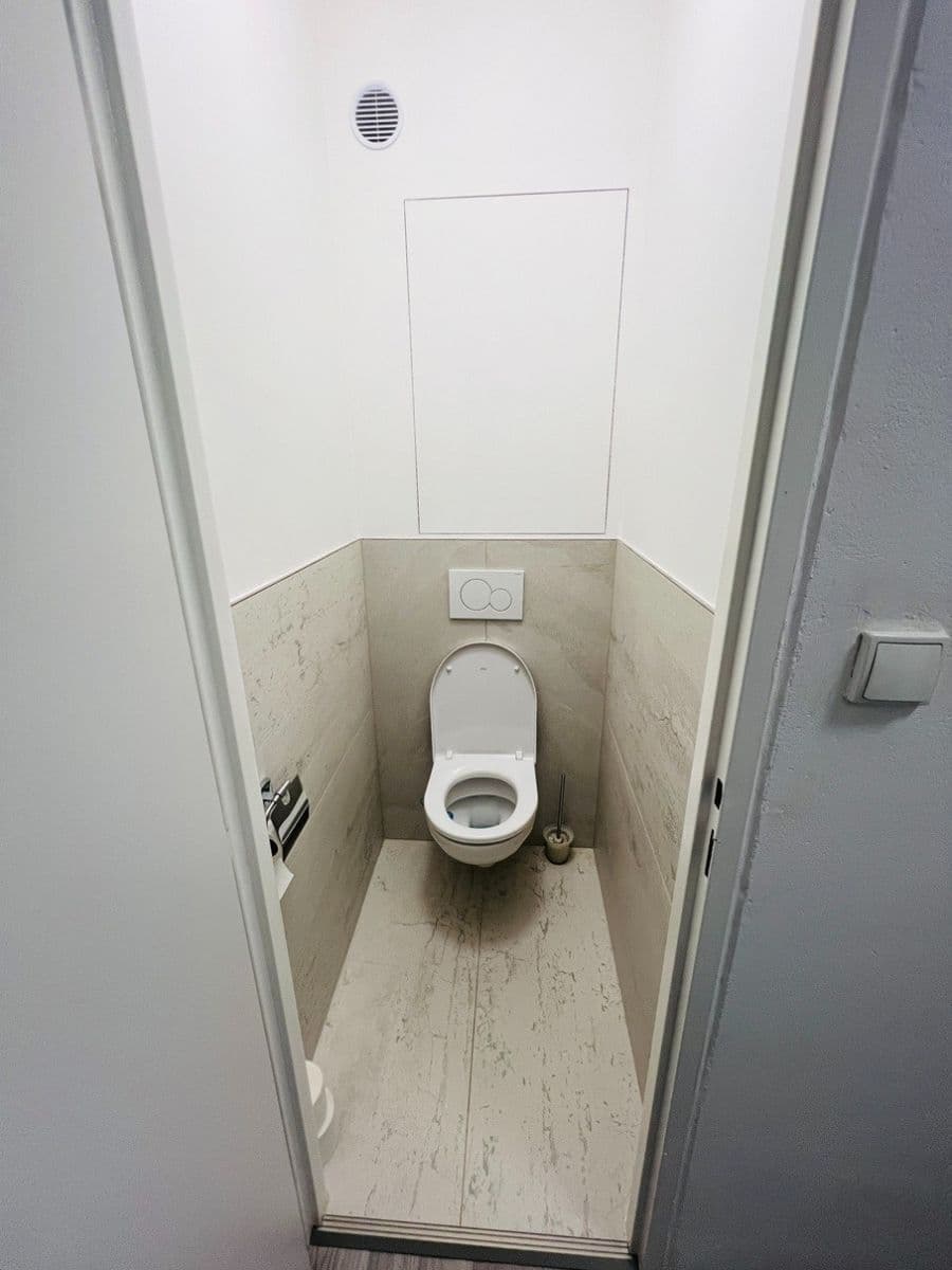 Prenájom bytu 2-izbový 56 m², Káranská, Praha, Praha Prenájom bytu 2-izbový 56 m², Káranská, Praha, Praha