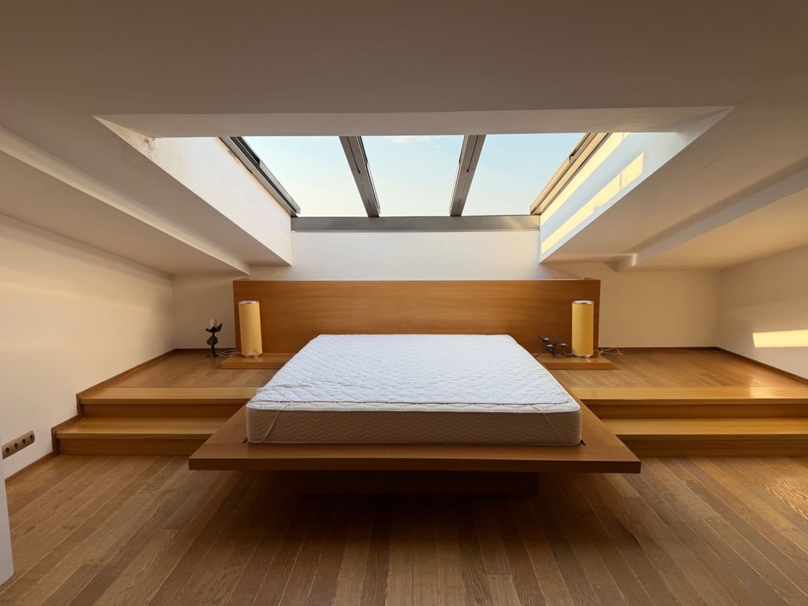 Prenájom bytu 3-izbový 157 m², Korunní, Praha, Praha Prenájom bytu 3-izbový 157 m², Korunní, Praha, Praha