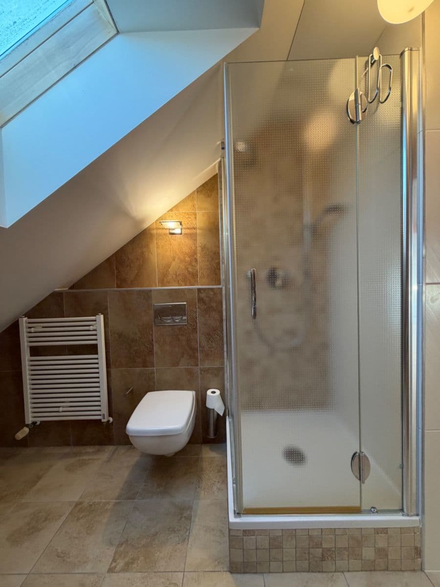 Prenájom bytu 3-izbový 157 m², Korunní, Praha, Praha Prenájom bytu 3-izbový 157 m², Korunní, Praha, Praha
