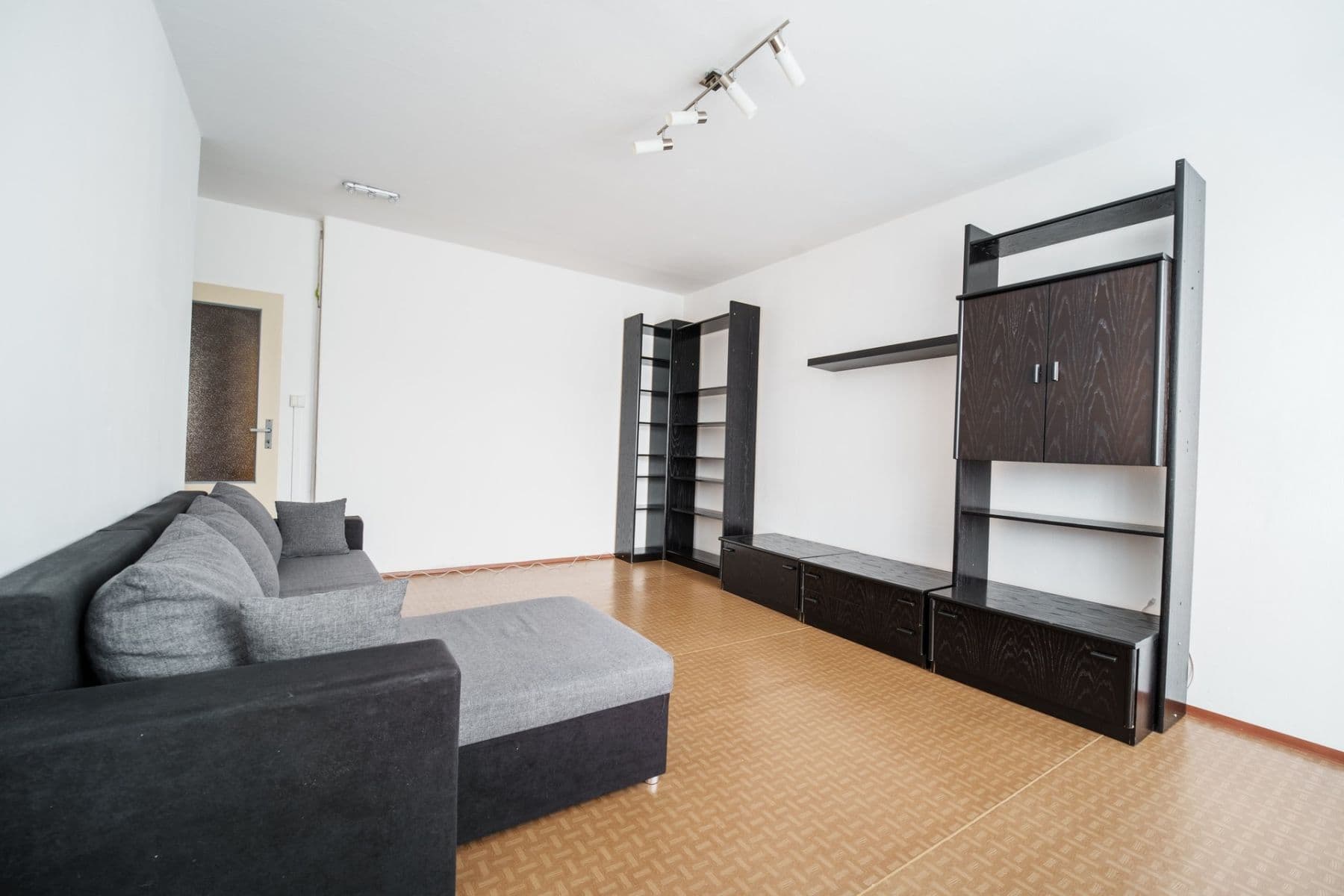 Prenájom bytu 3-izbový 72 m², Kurzova, Praha, Praha Prenájom bytu 3-izbový 72 m², Kurzova, Praha, Praha