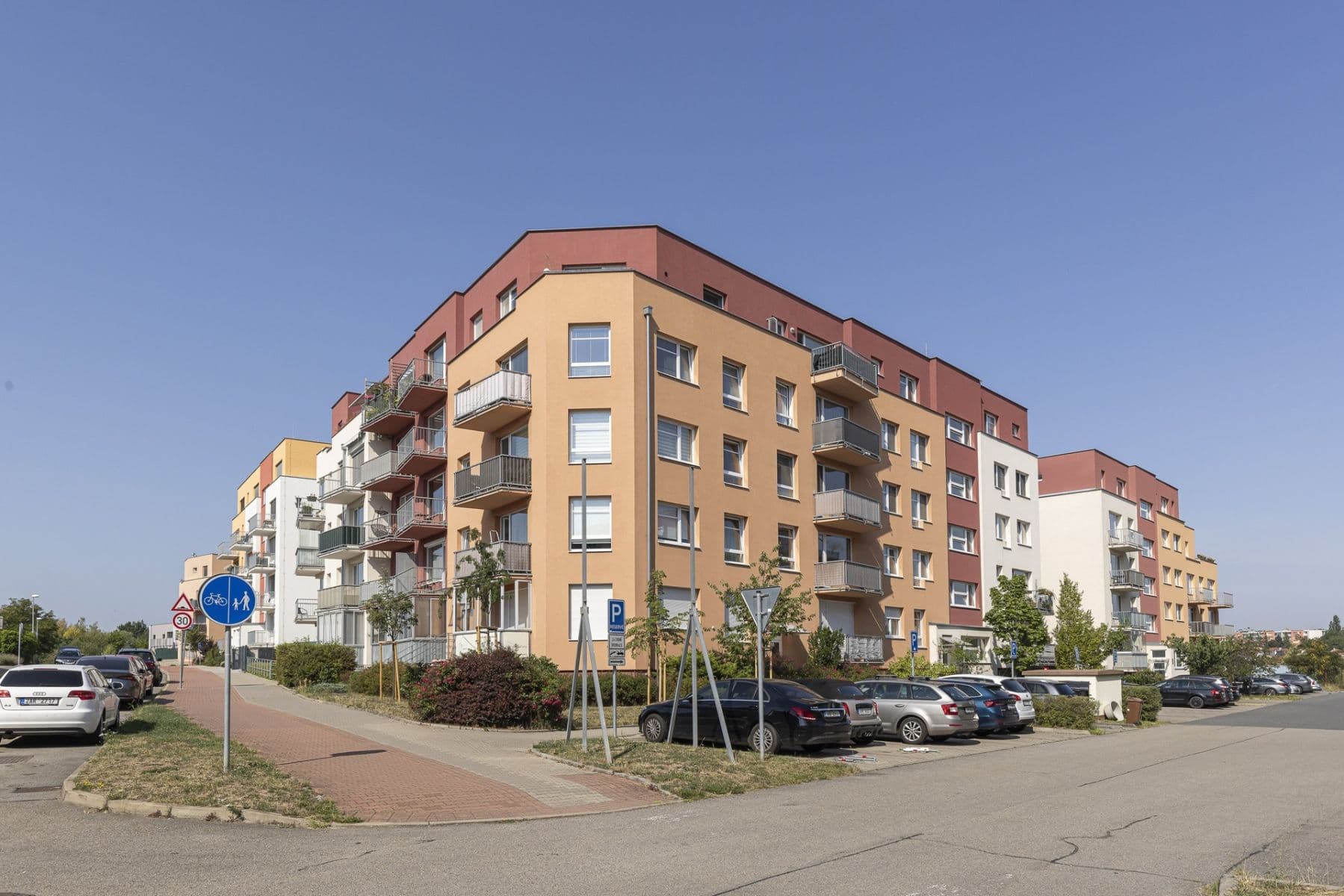 Prenájom bytu 1-izbový 51 m², Rudolfa Holeky, Praha, Praha Prenájom bytu 1-izbový 51 m², Rudolfa Holeky, Praha, Praha
