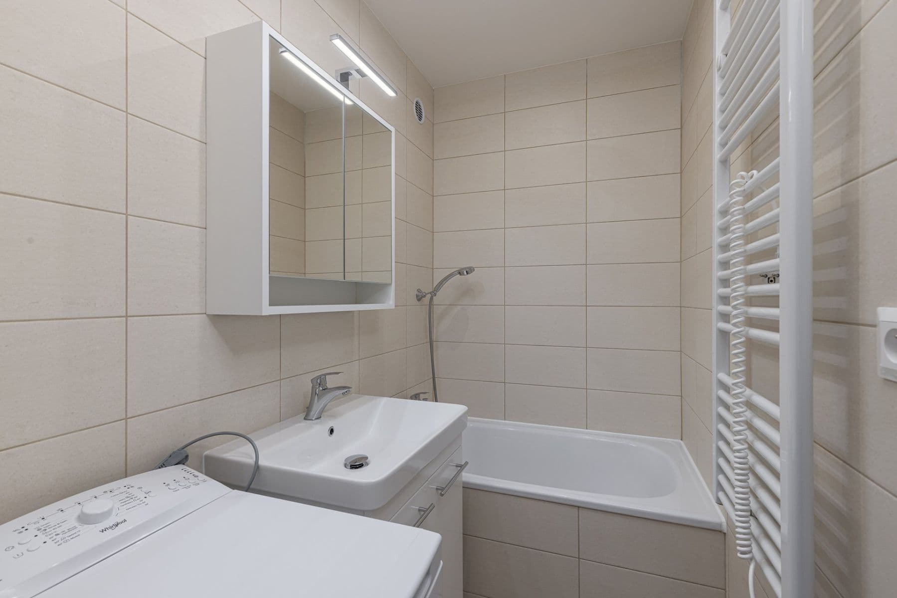 Prenájom bytu 1-izbový 36 m², Nušlova, Praha, Praha Prenájom bytu 1-izbový 36 m², Nušlova, Praha, Praha