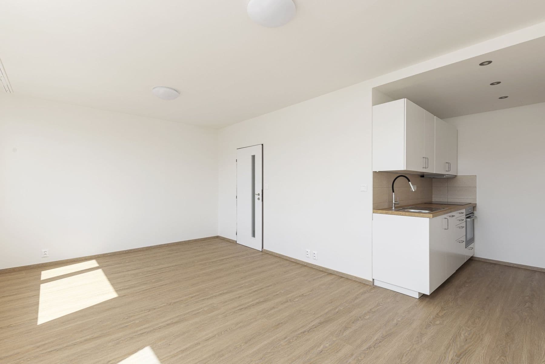 Prenájom bytu 1-izbový 36 m², Nušlova, Praha, Praha Prenájom bytu 1-izbový 36 m², Nušlova, Praha, Praha