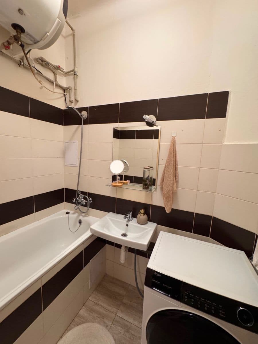 Prenájom bytu 2-izbový 56 m², Hartigova, Praha, Praha Prenájom bytu 2-izbový 56 m², Hartigova, Praha, Praha