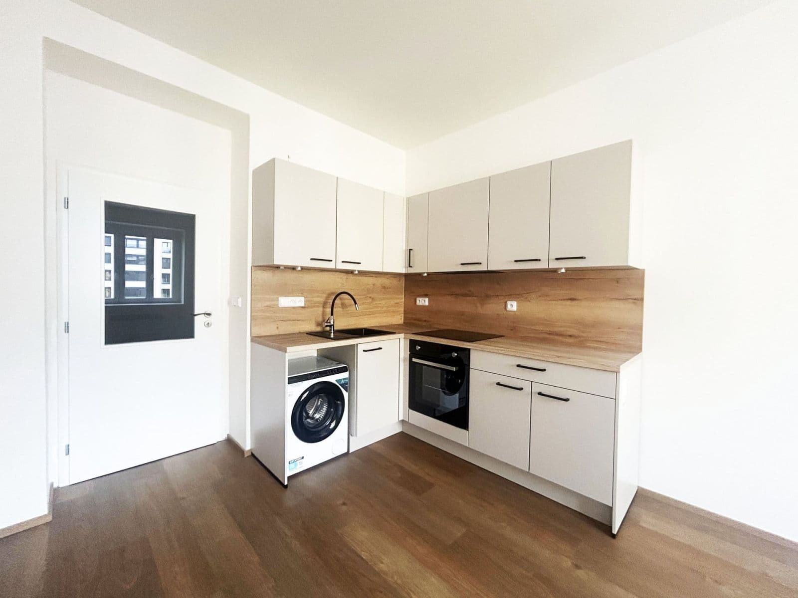Prenájom bytu 1-izbový 23 m², Bohuslava ze Švamberka, Praha, Praha Prenájom bytu 1-izbový 23 m², Bohuslava ze Švamberka, Praha, Praha