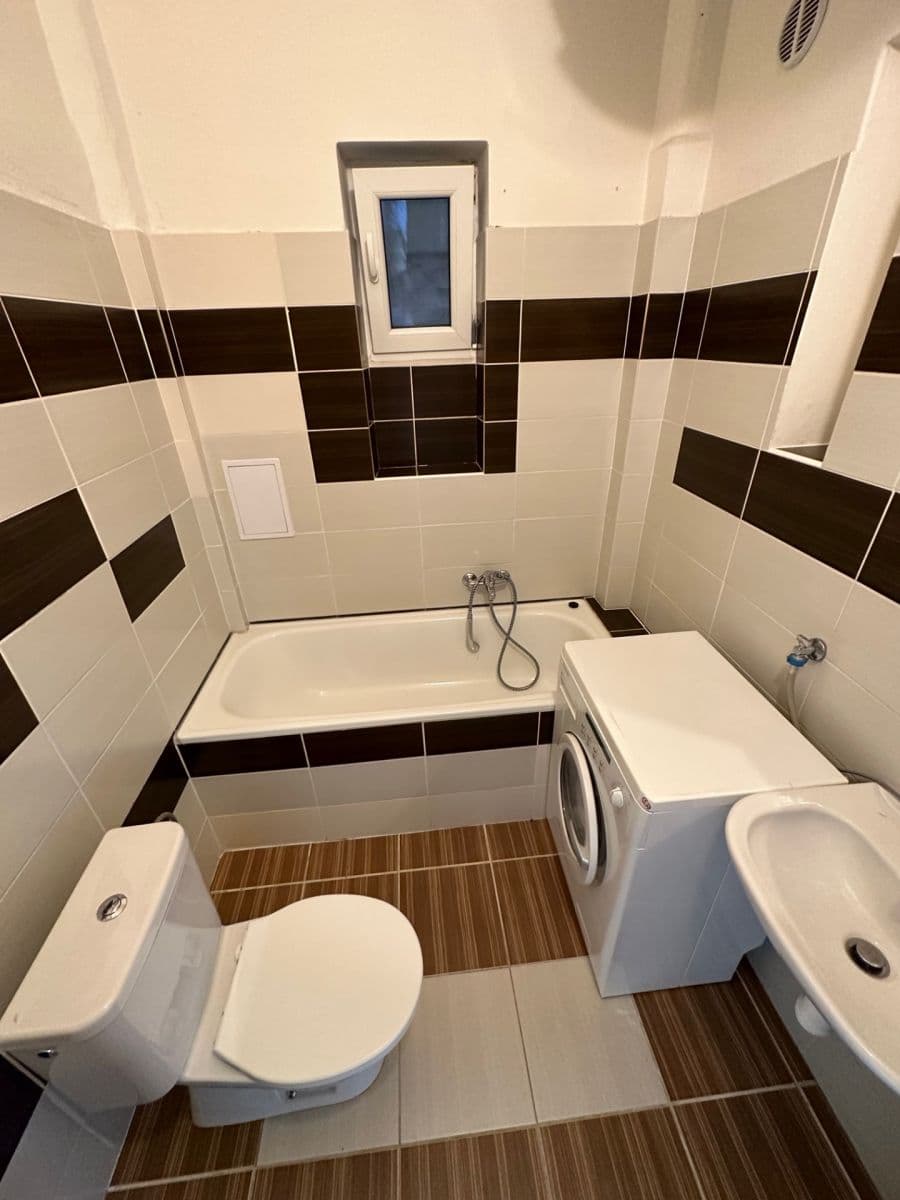 Prenájom bytu 2-izbový 56 m², Hartigova, Praha, Praha Prenájom bytu 2-izbový 56 m², Hartigova, Praha, Praha
