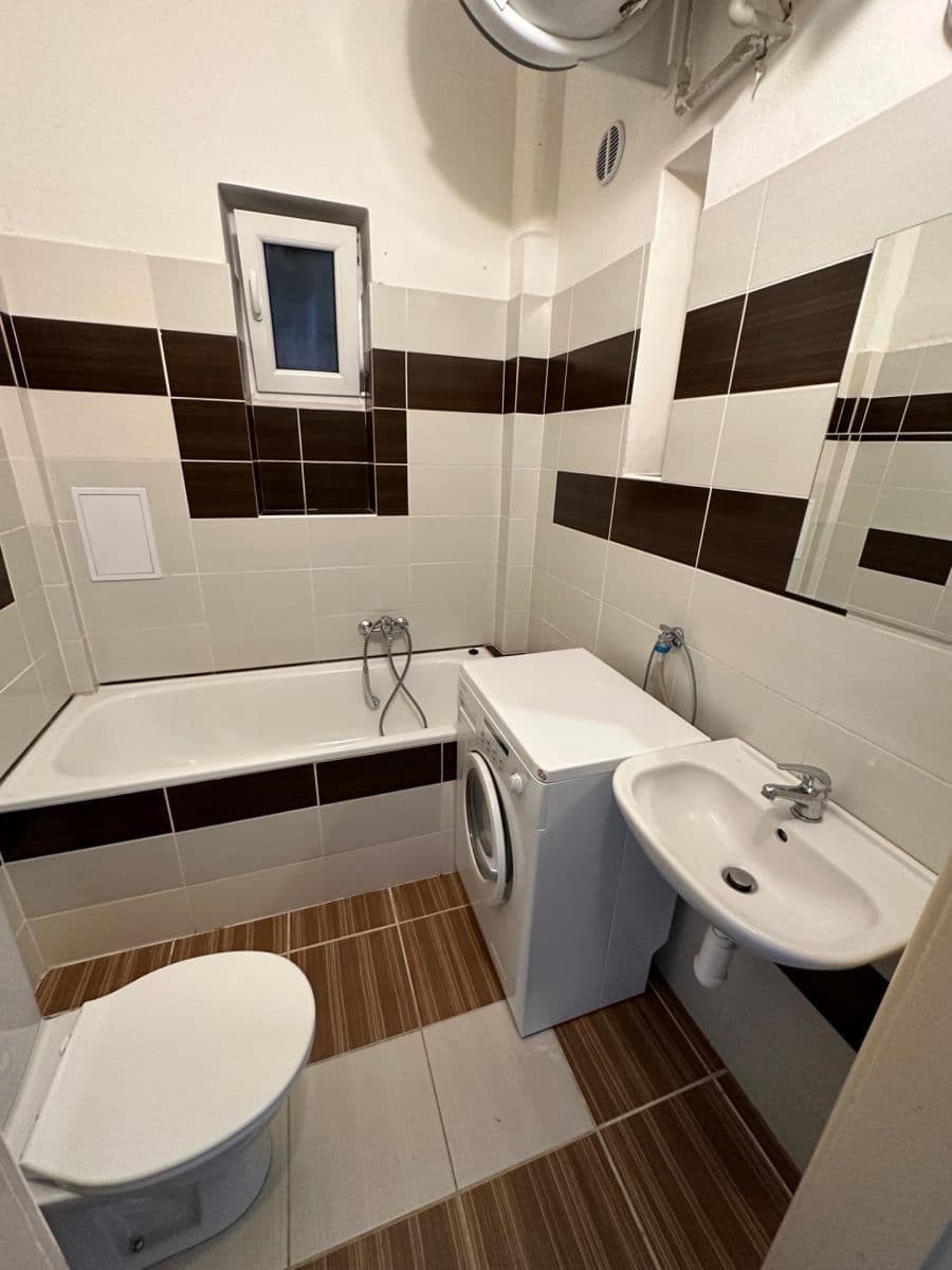 Prenájom bytu 2-izbový 56 m², Hartigova, Praha, Praha Prenájom bytu 2-izbový 56 m², Hartigova, Praha, Praha